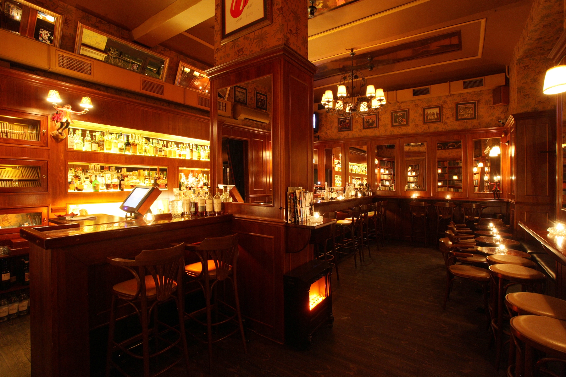 Bar and Books foto 2