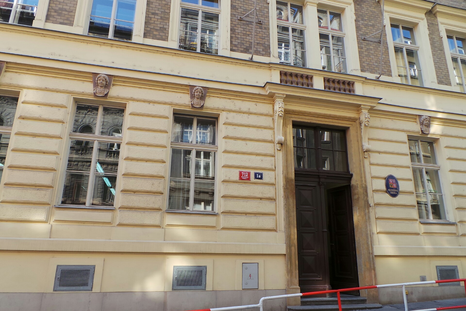 Mateřská škola, Praha 7, Letohradská 1a