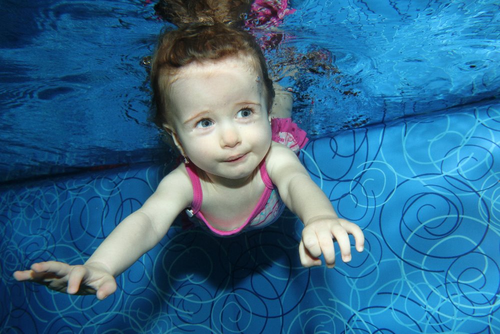 Plavecká školička Jany Bezděkovské - DELFÍNCI foto 2