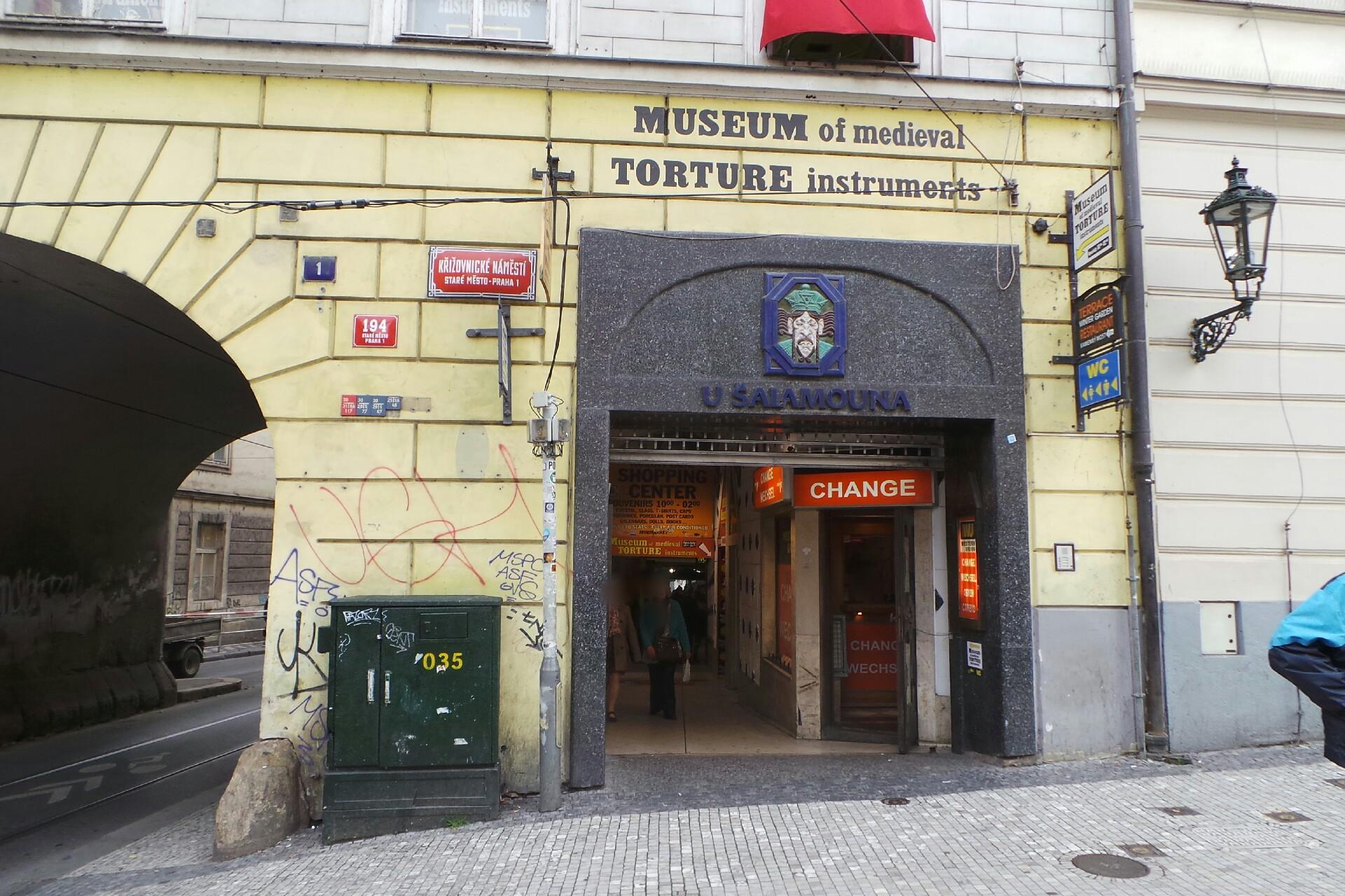 Mgr. Karolína Horáková