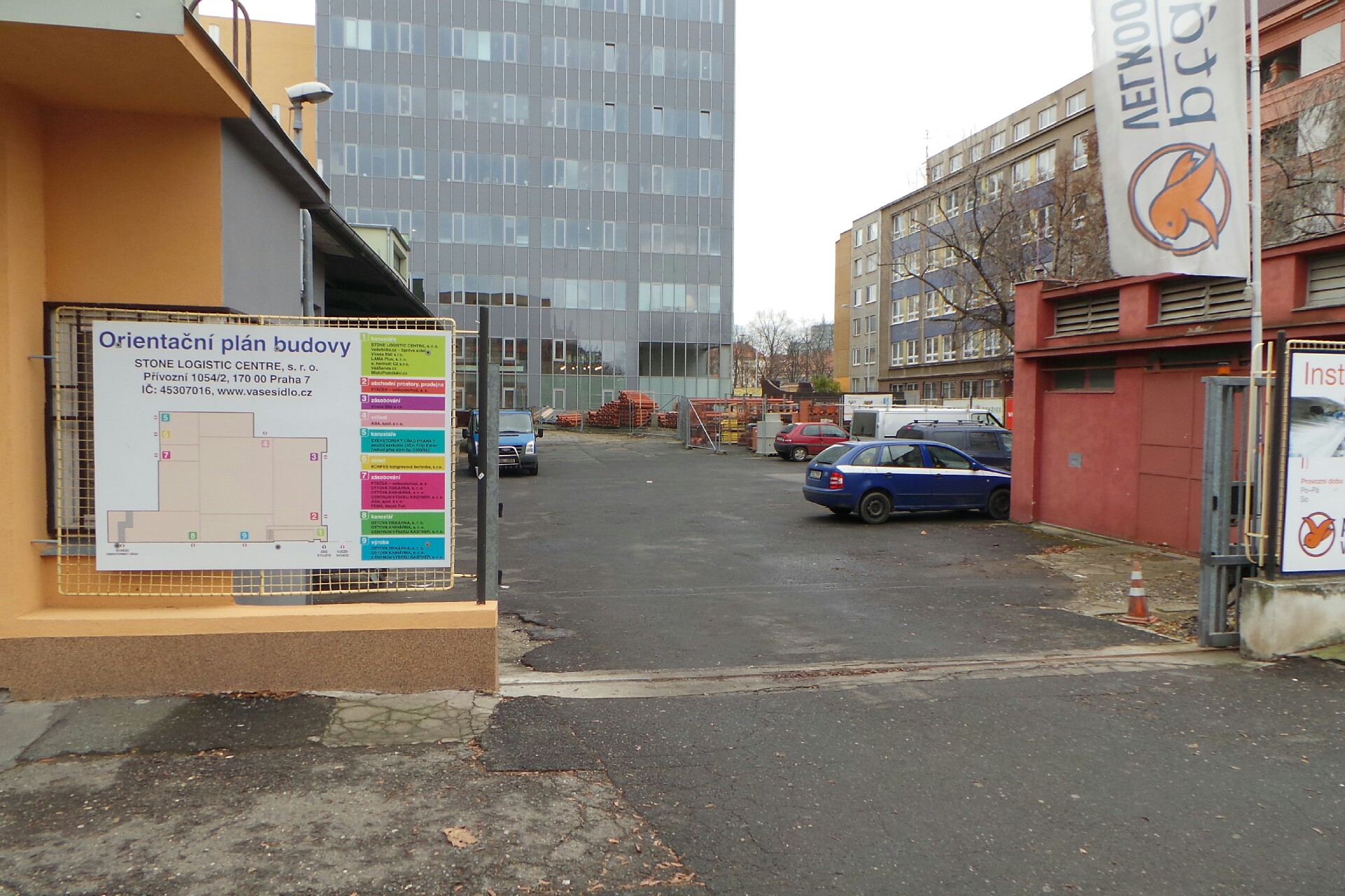 Sklady a kanceláře STONE LOGISTIC CENTRE