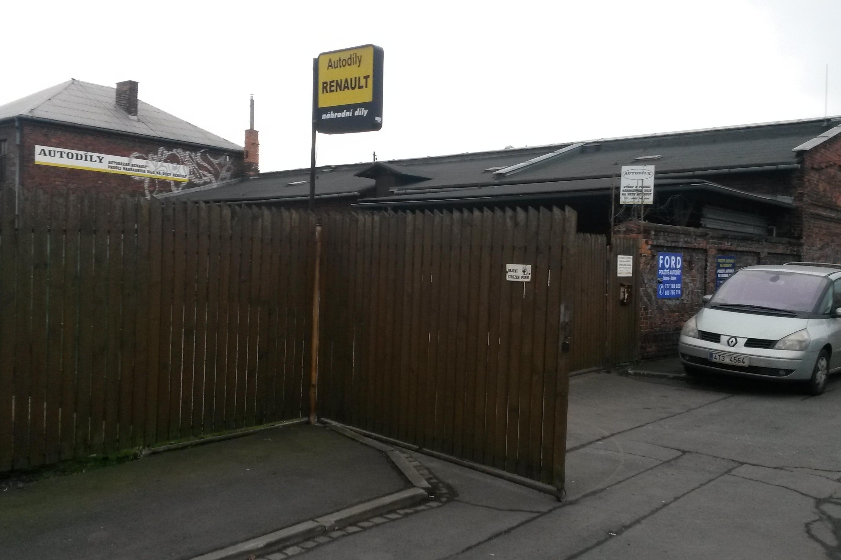 AUTOVRAKOVIŠTĚ RENAULT