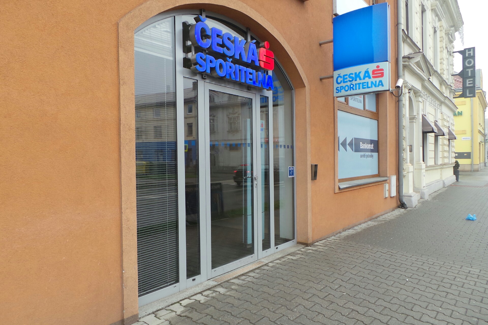 Bankomat České spořitelny foto 1