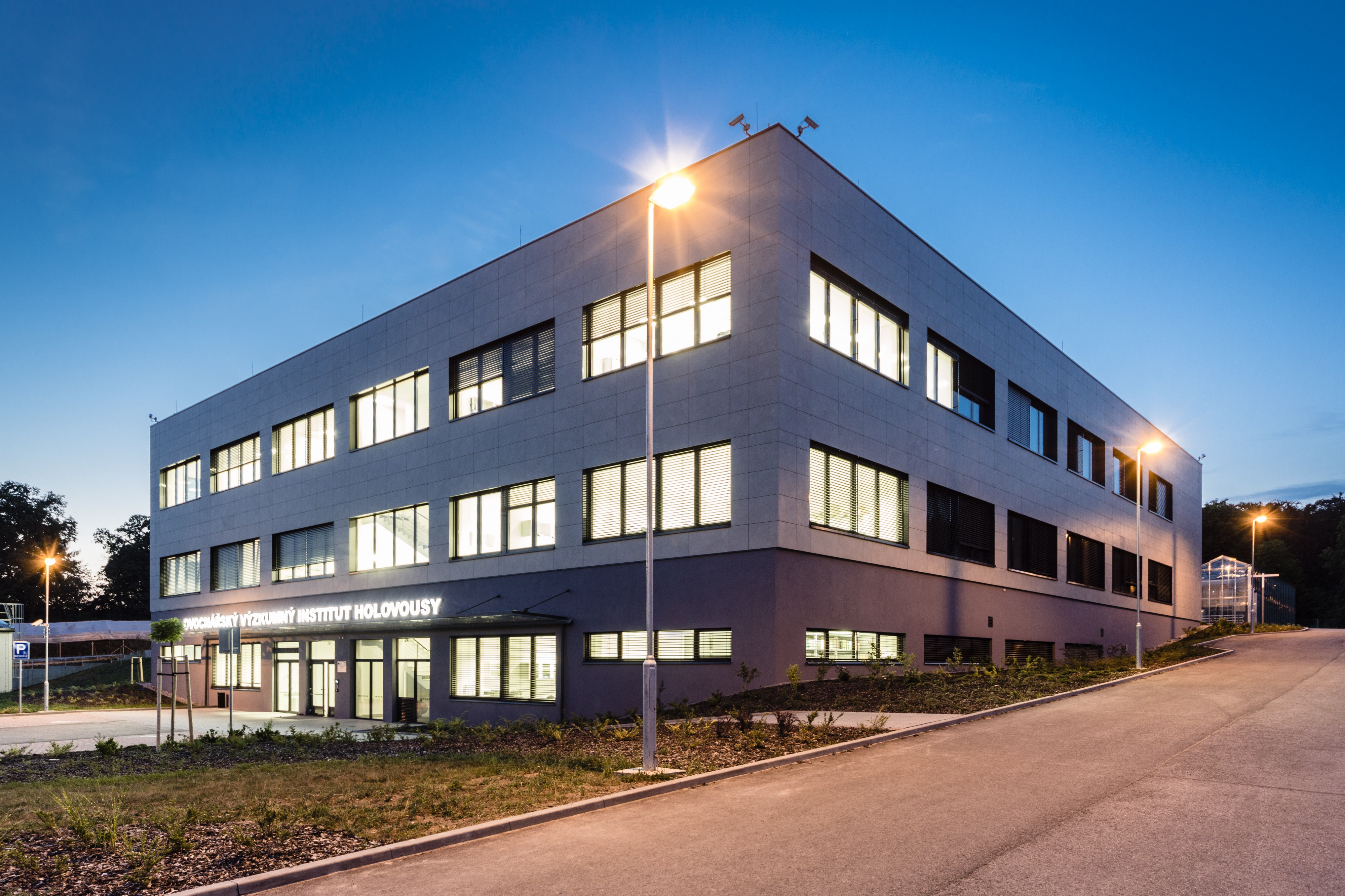 VÝZKUMNÝ A ŠLECHTITELSKÝ ÚSTAV OVOCNÁŘSKÝ HOLOVOUSY s.r.o. foto 2