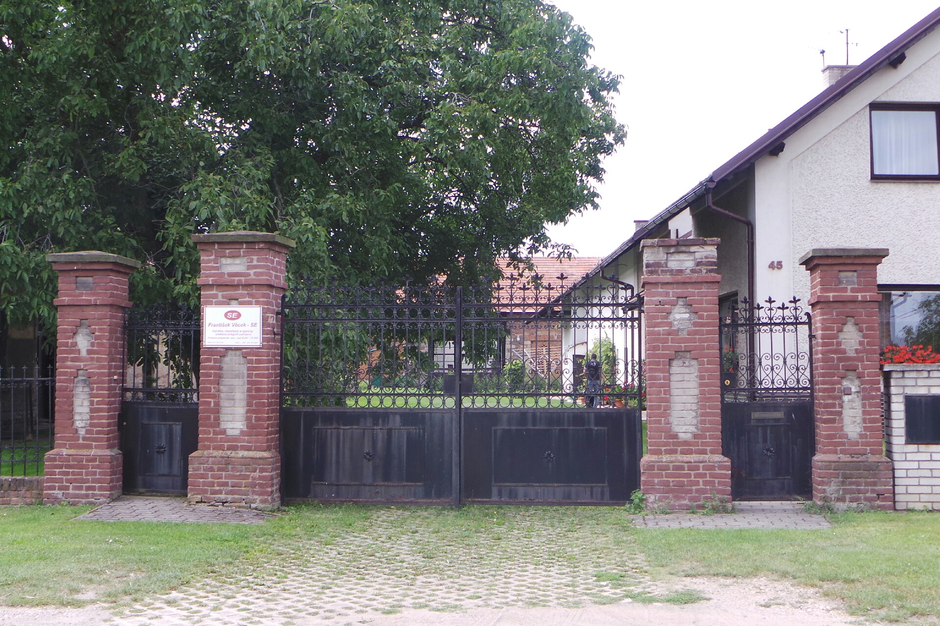 František Věcek SE