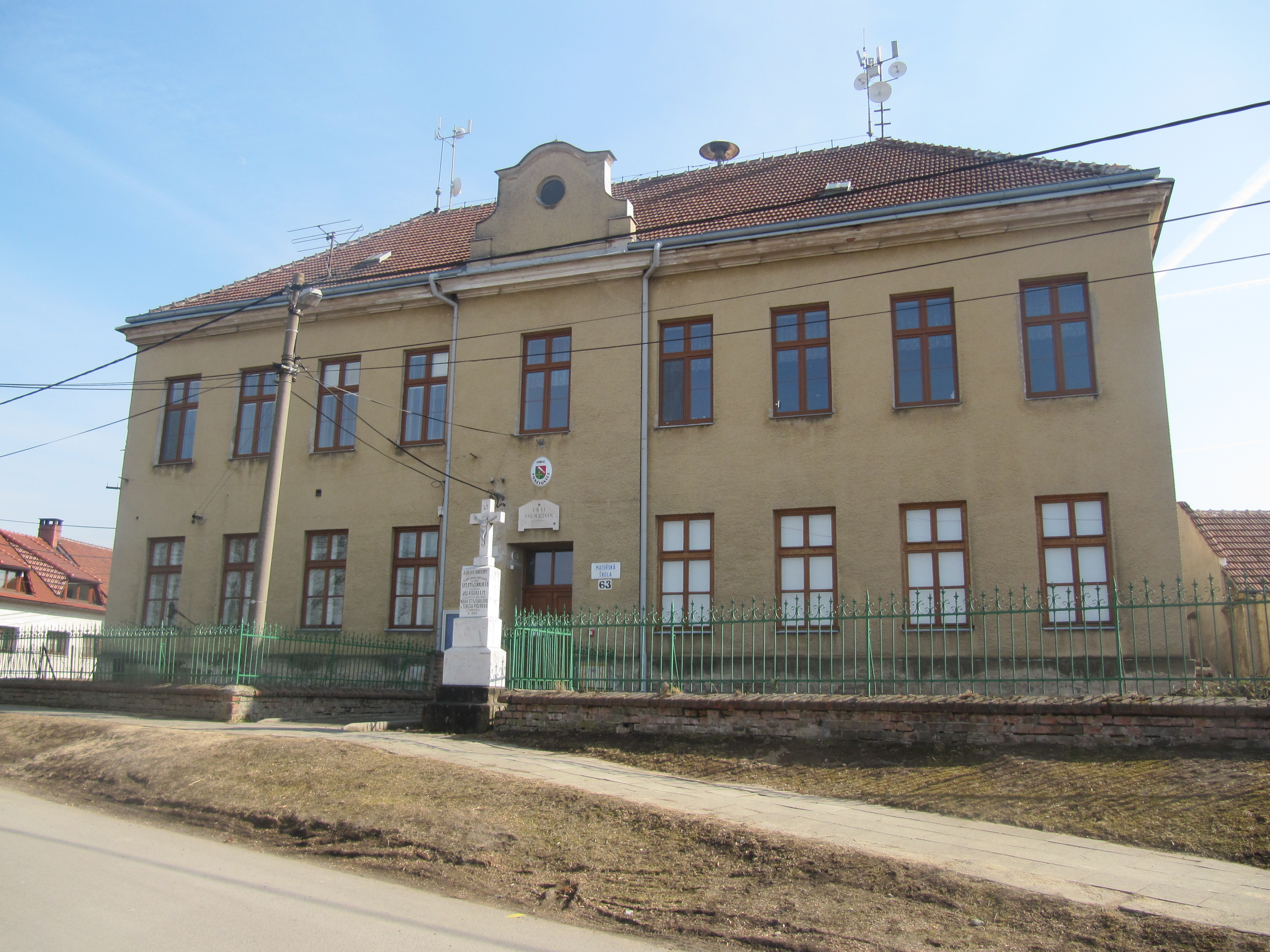 Ponětovice - obecní úřad foto 1