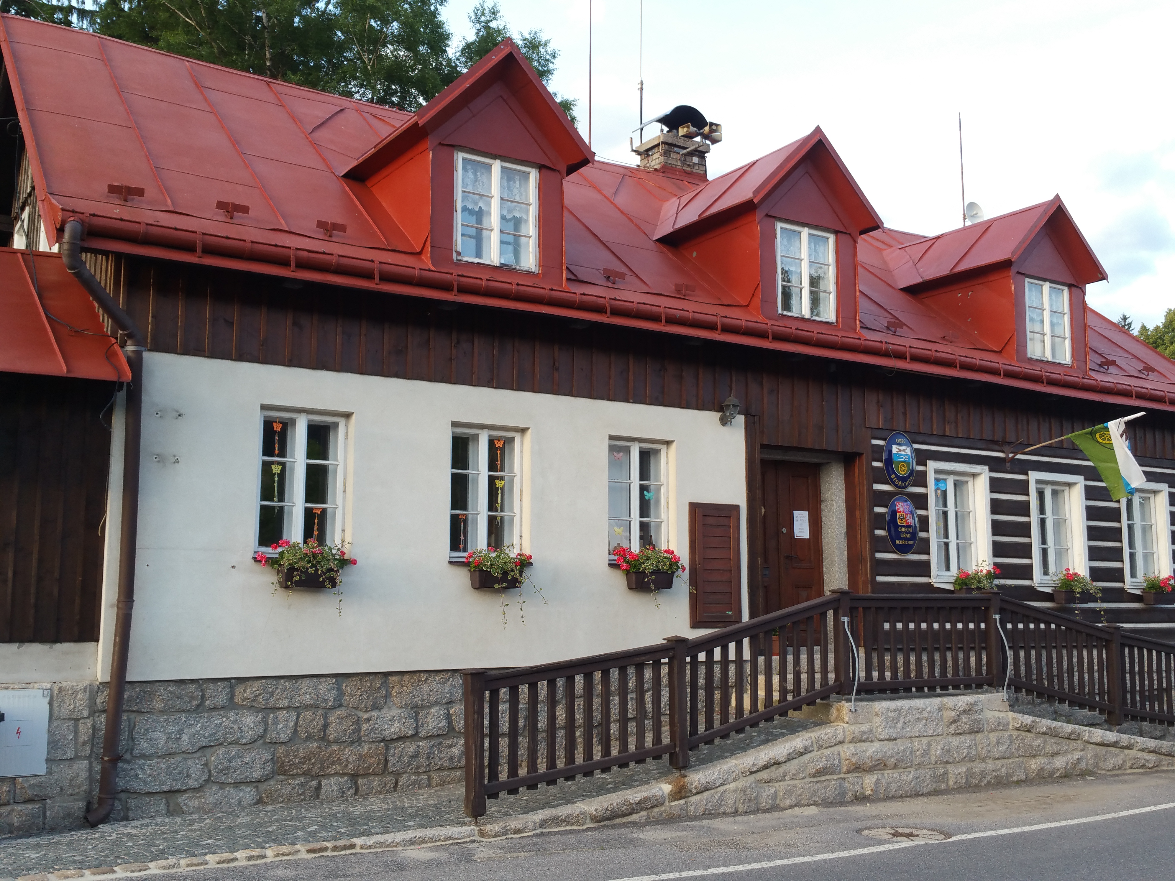 Bedřichov - obecní úřad foto 2