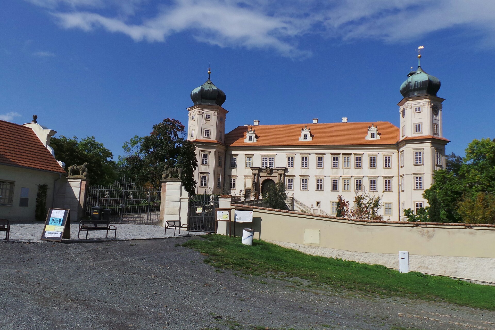 Státní zámek Mníšek pod Brdy foto 3