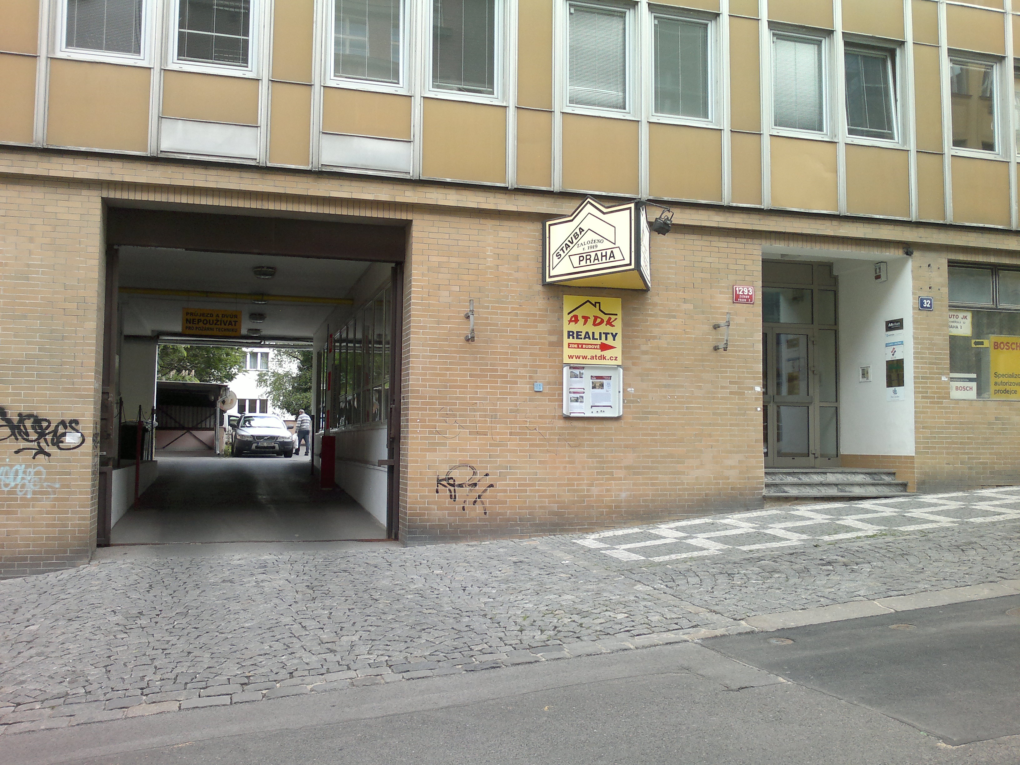 Stavba Praha, družstvo