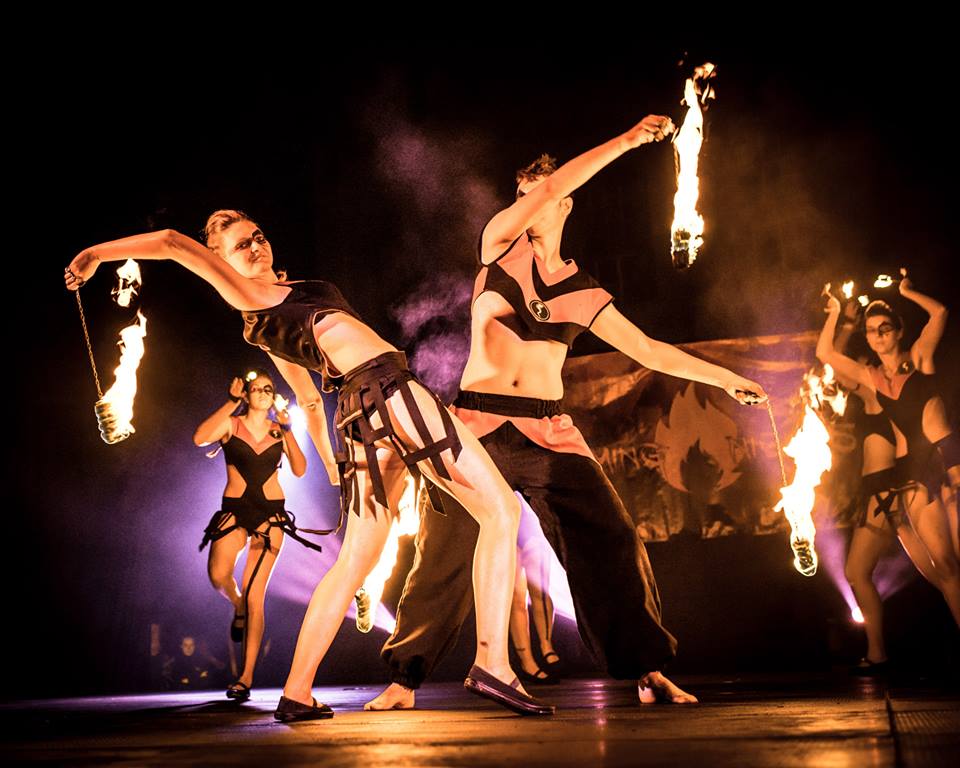 Magnis - Fire & Light Performance foto 5