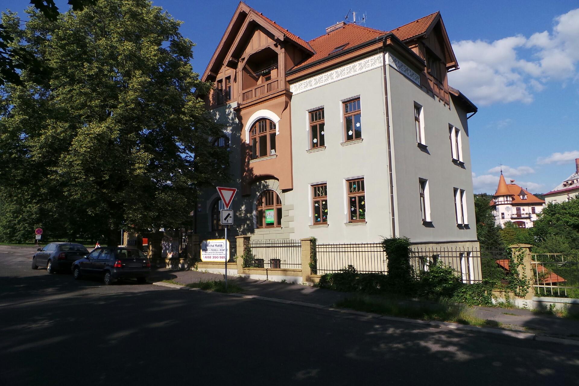 INVESTING CZ, spol. s r.o.