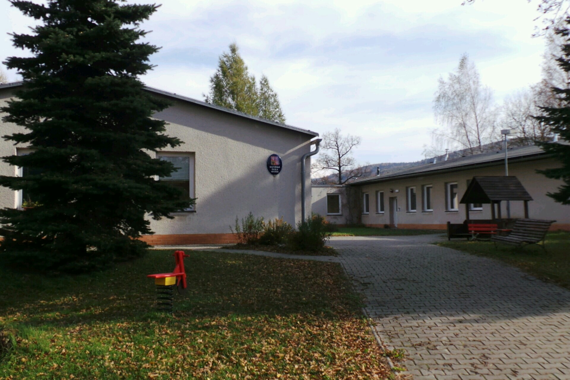 ZŠ a MŠ Mníšek, okres Liberec