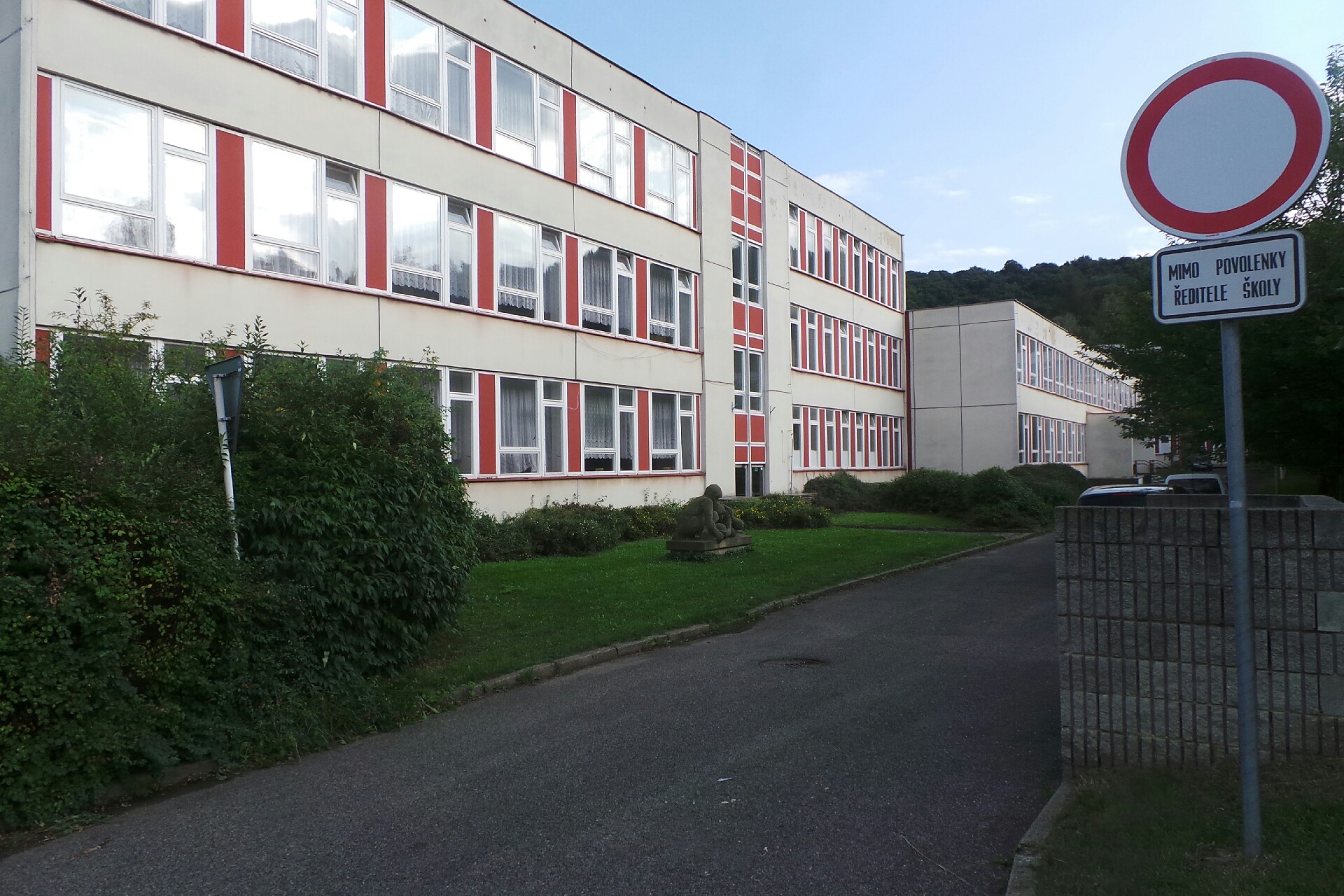 ZŠ Ústí nad Labem, Pod vodojemem