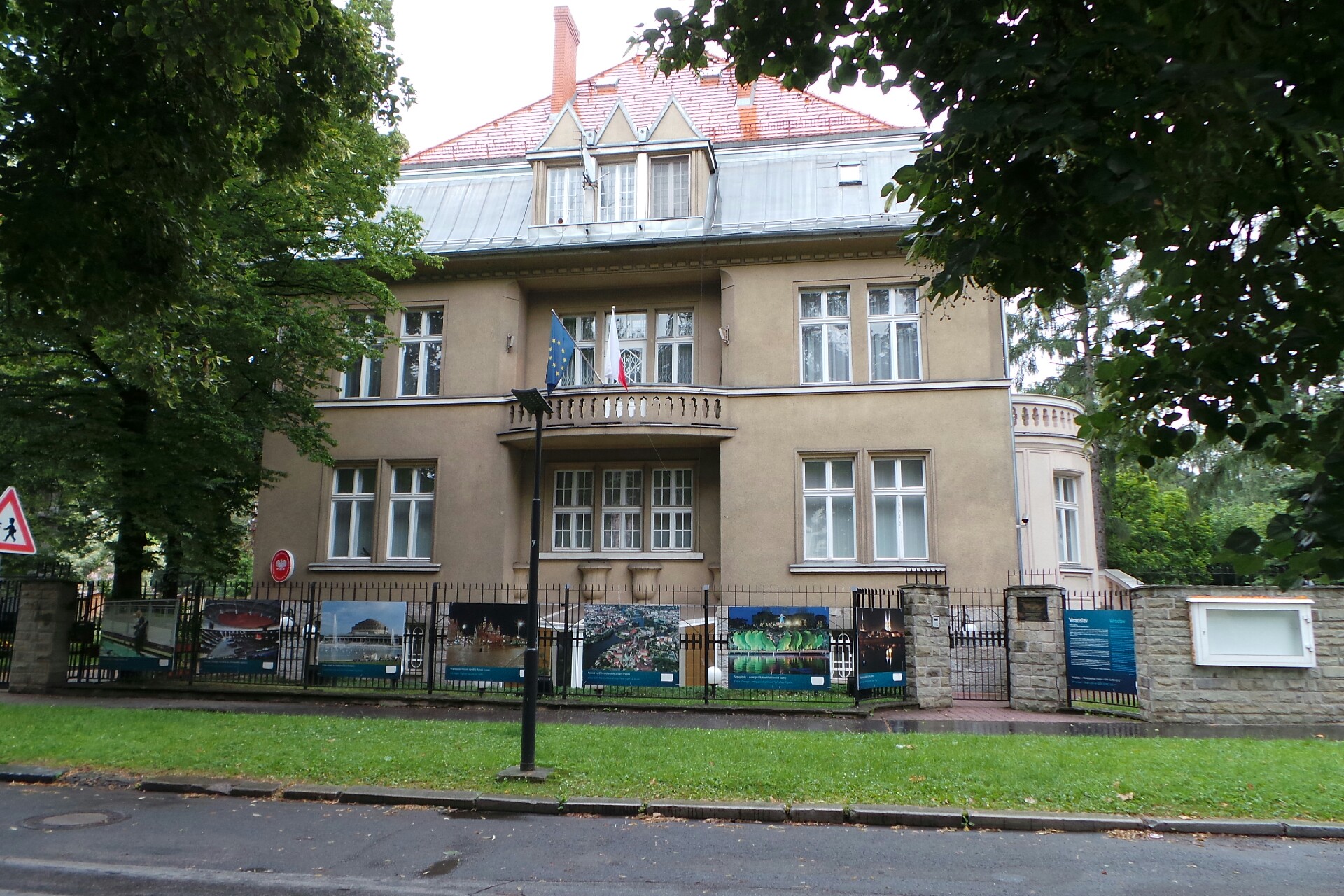 Velvyslanectví Polské republiky - Generalní konzulát