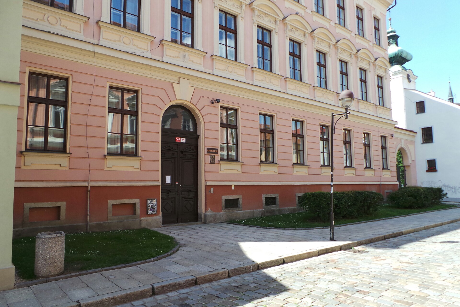 Gymnázium, České Budějovice, Česká 64 foto 1