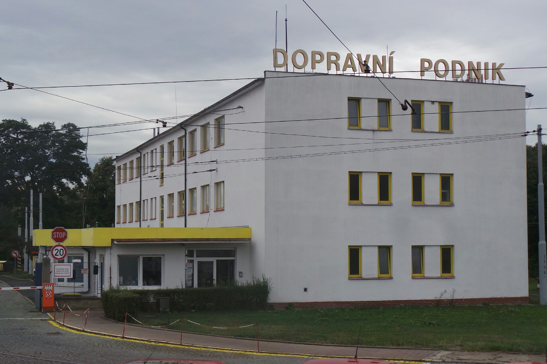 Servis autobusů, nákladních vozů a strojů - DOPRAVNÍ PODNIK měst Mostu a Litvínova, a.s.