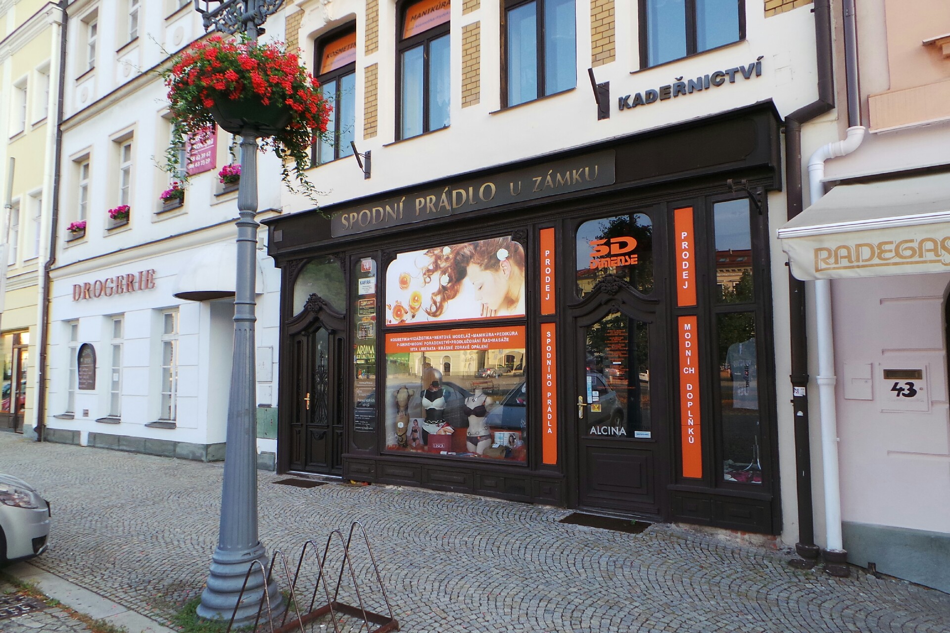 Kadeřnictví u Zámku - Marie Martečíková