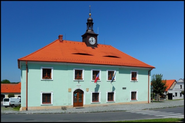 Luže - městský úřad