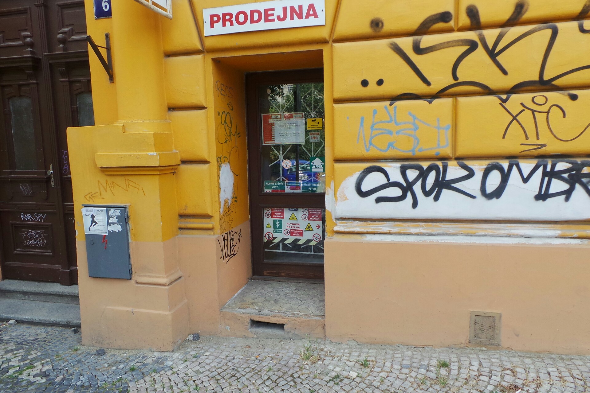 Bezpečnostní tabulky - Ing. Ladislav Sedláček