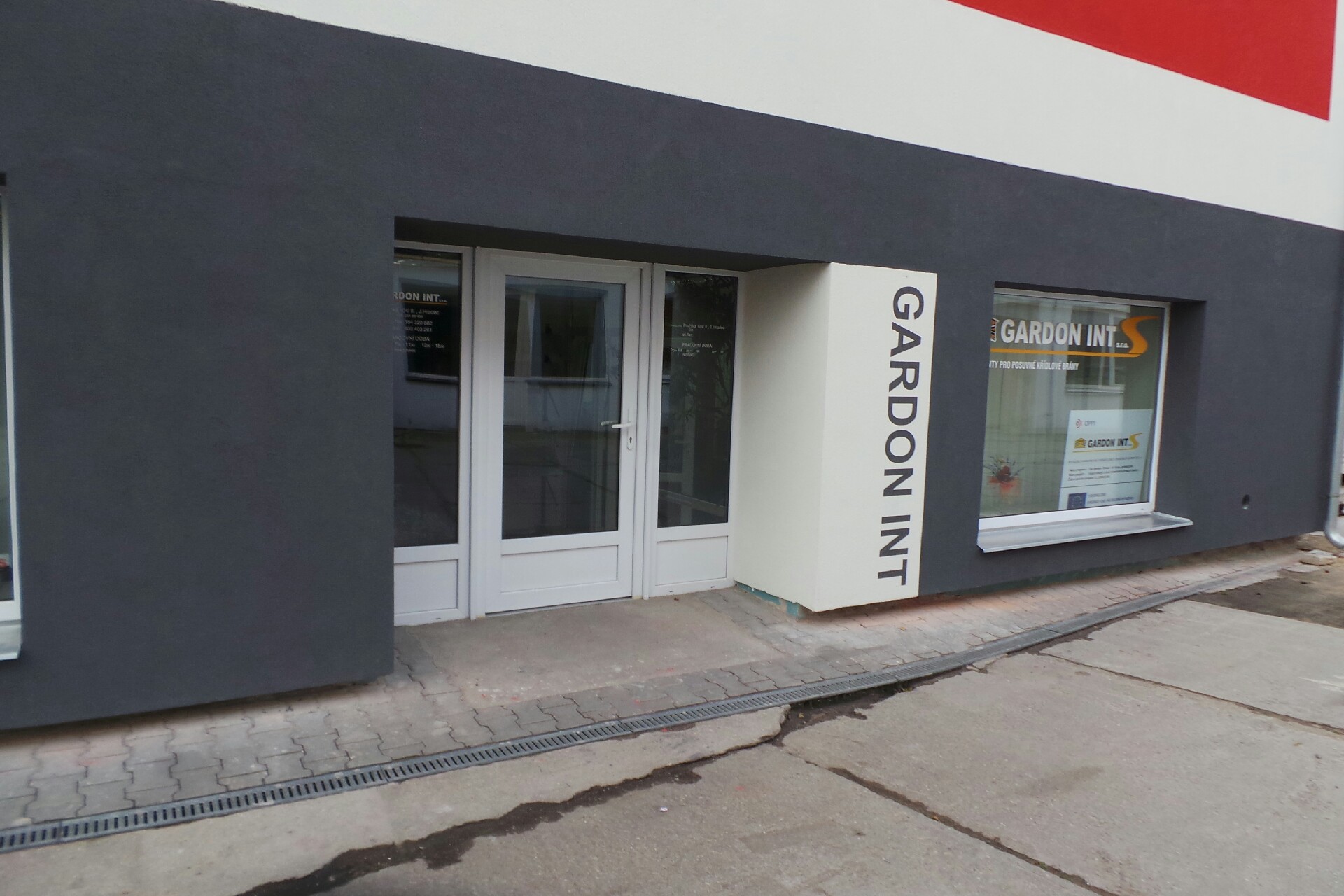 Gardon INT - průmyslová a garážová vrata