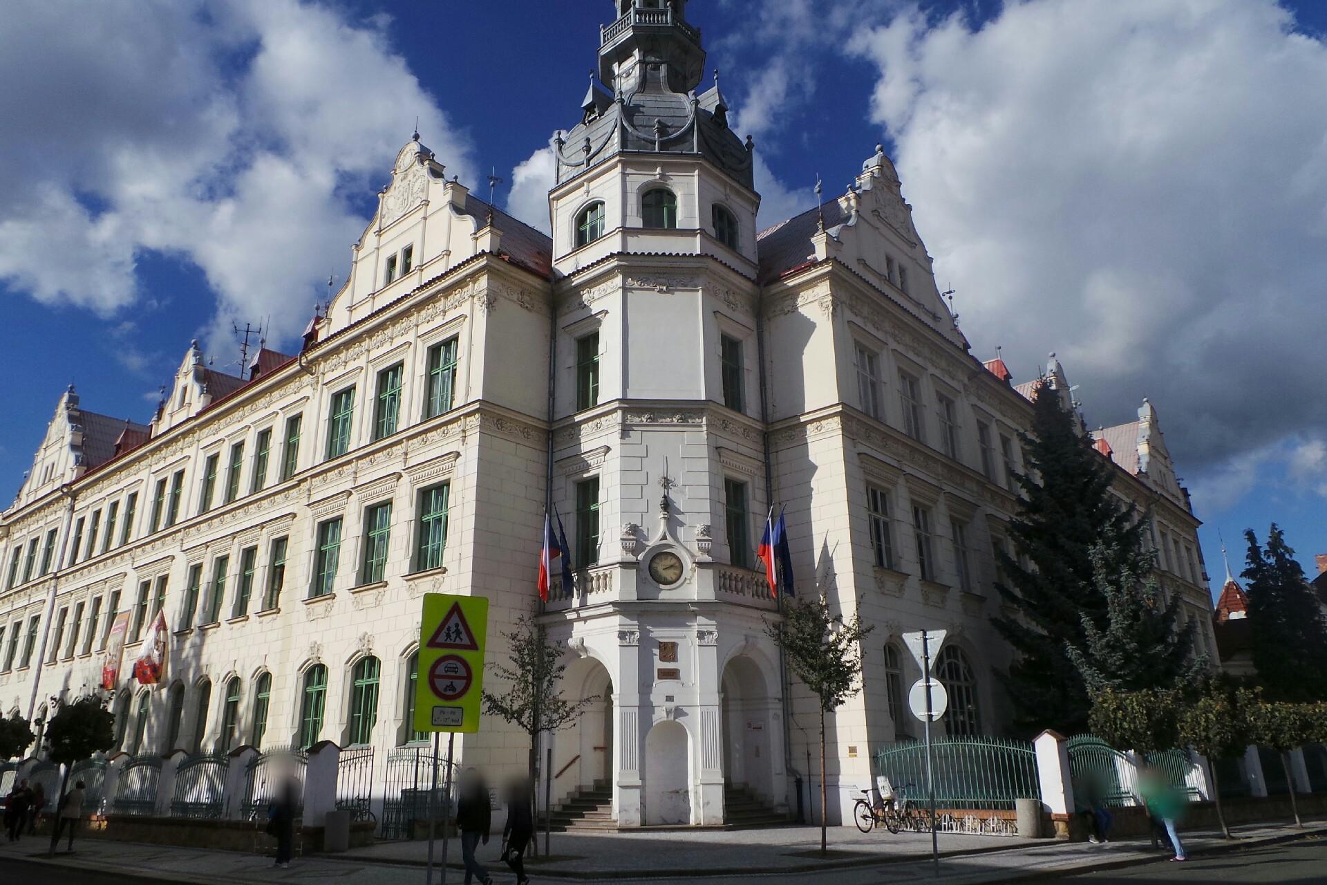 Gymnázium Bohumila Hrabala v Nymburce, příspěvková organizace