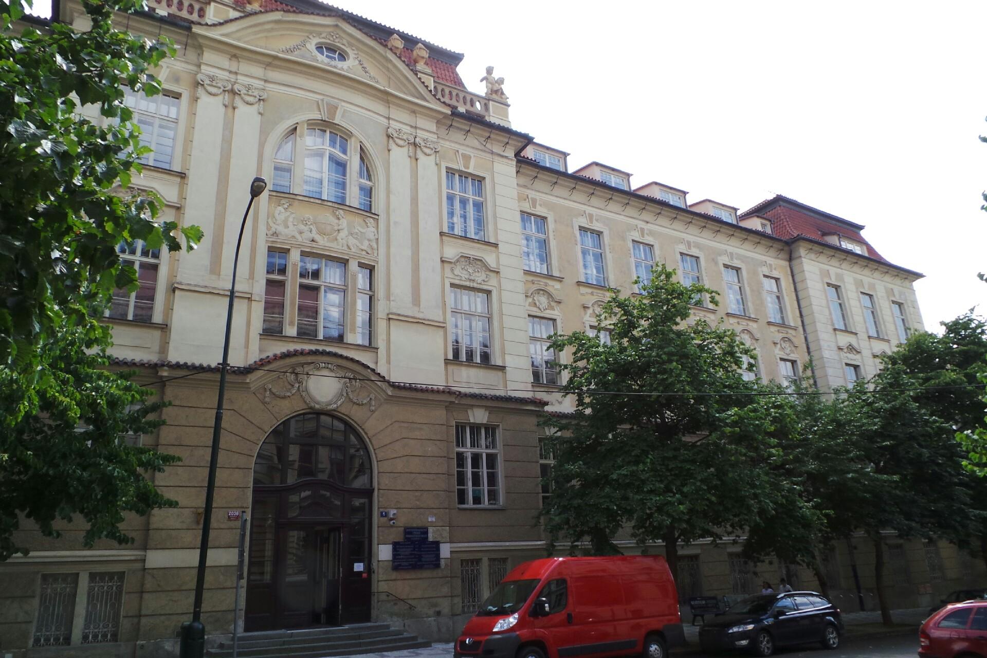 Ústav petrologie a strukturní geologie Přírodovědecké fakulty - Univerzita Karlova