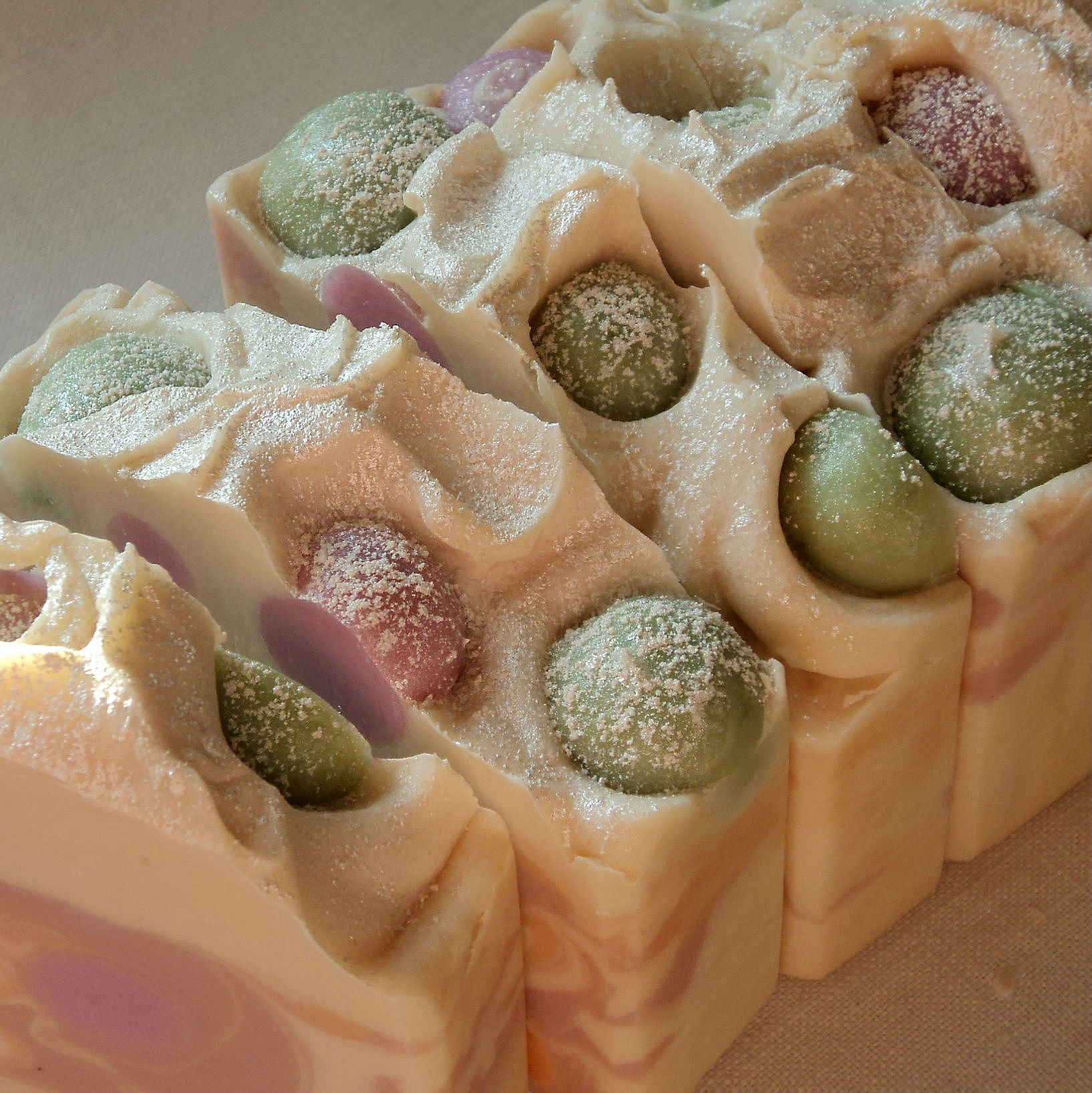 Embracesoaps foto 2