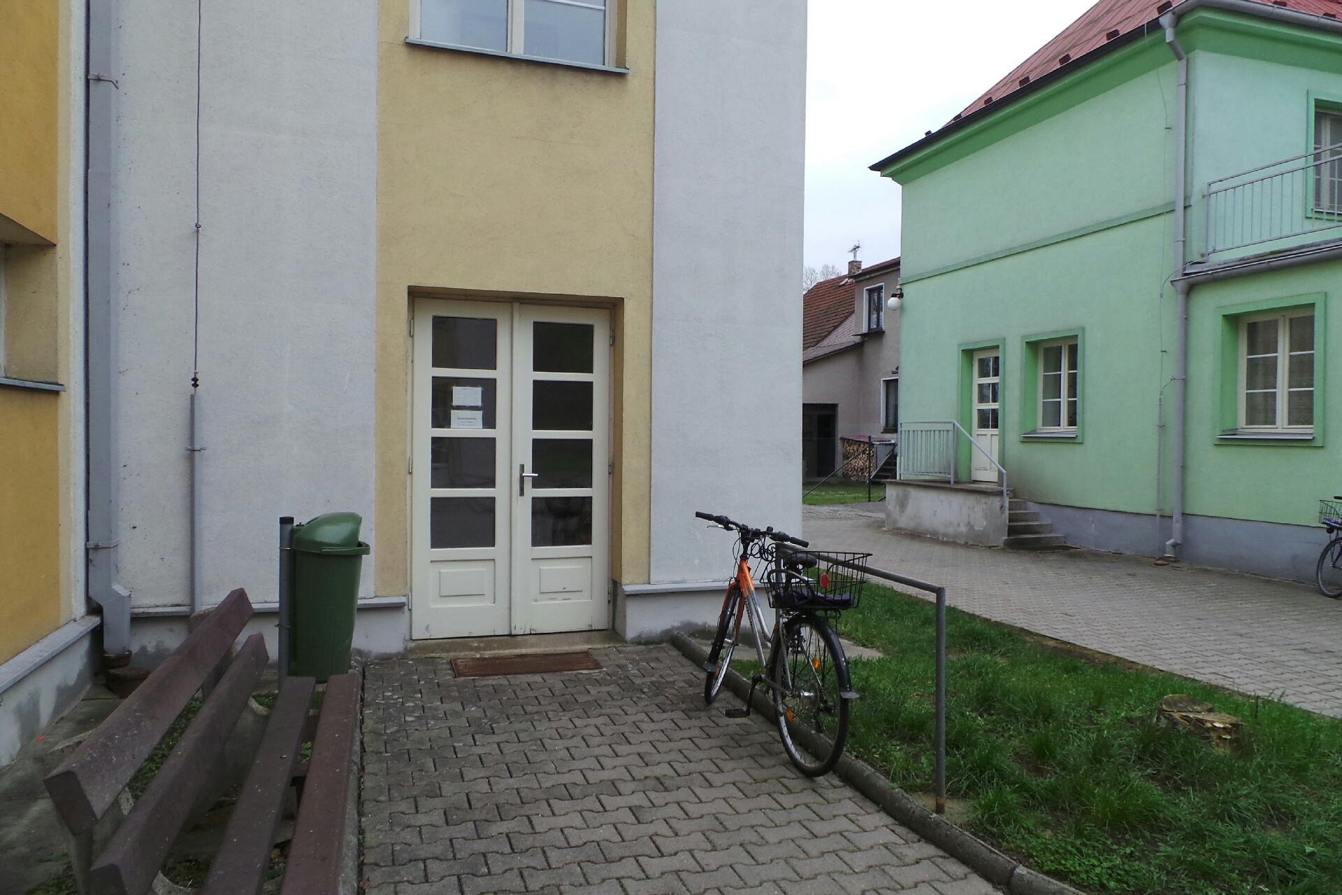 Doc. MUDr. Karel Ettler, CSc. - kožní ambulance