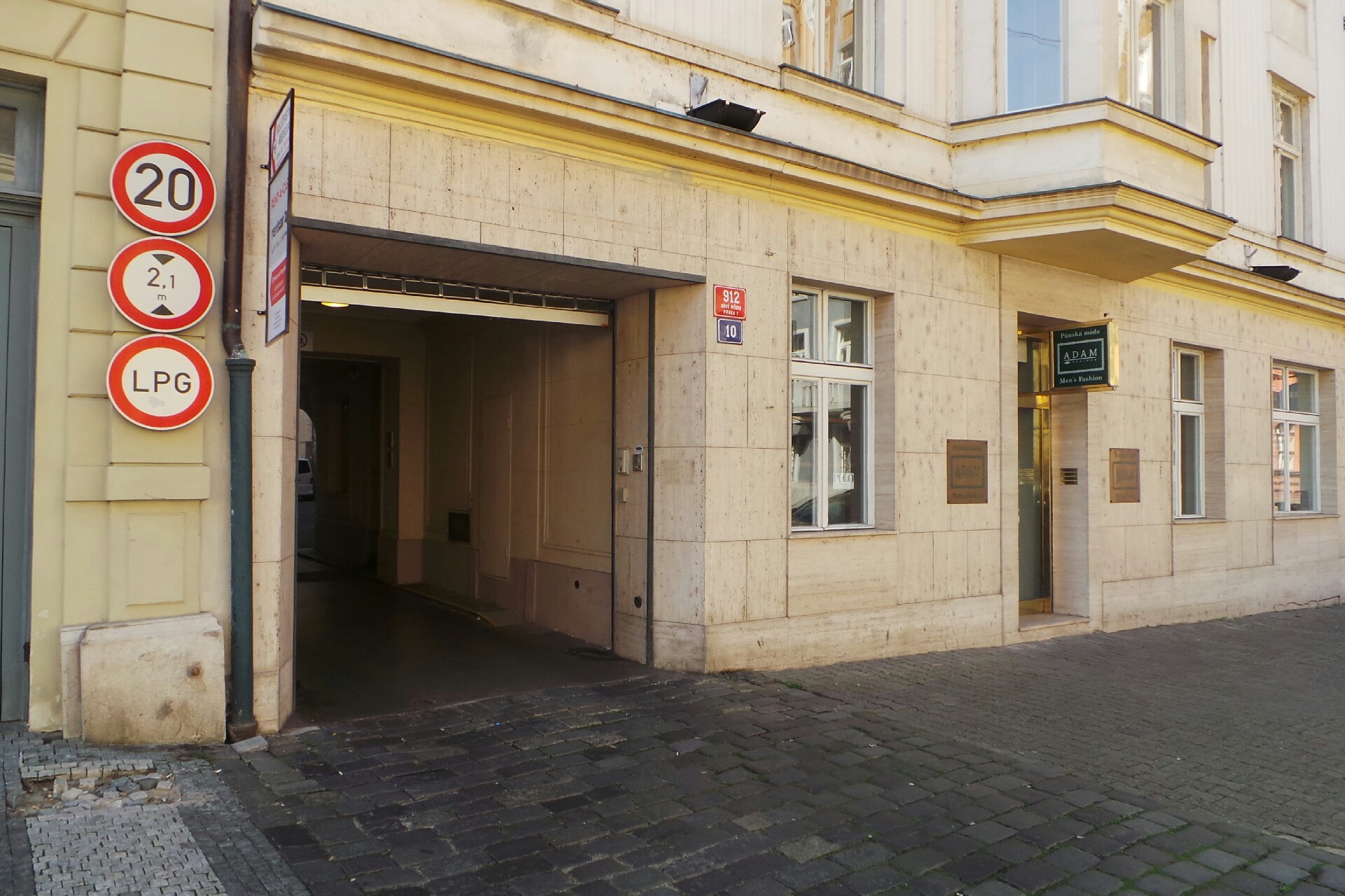 Centrum pro ekonomiku a politiku