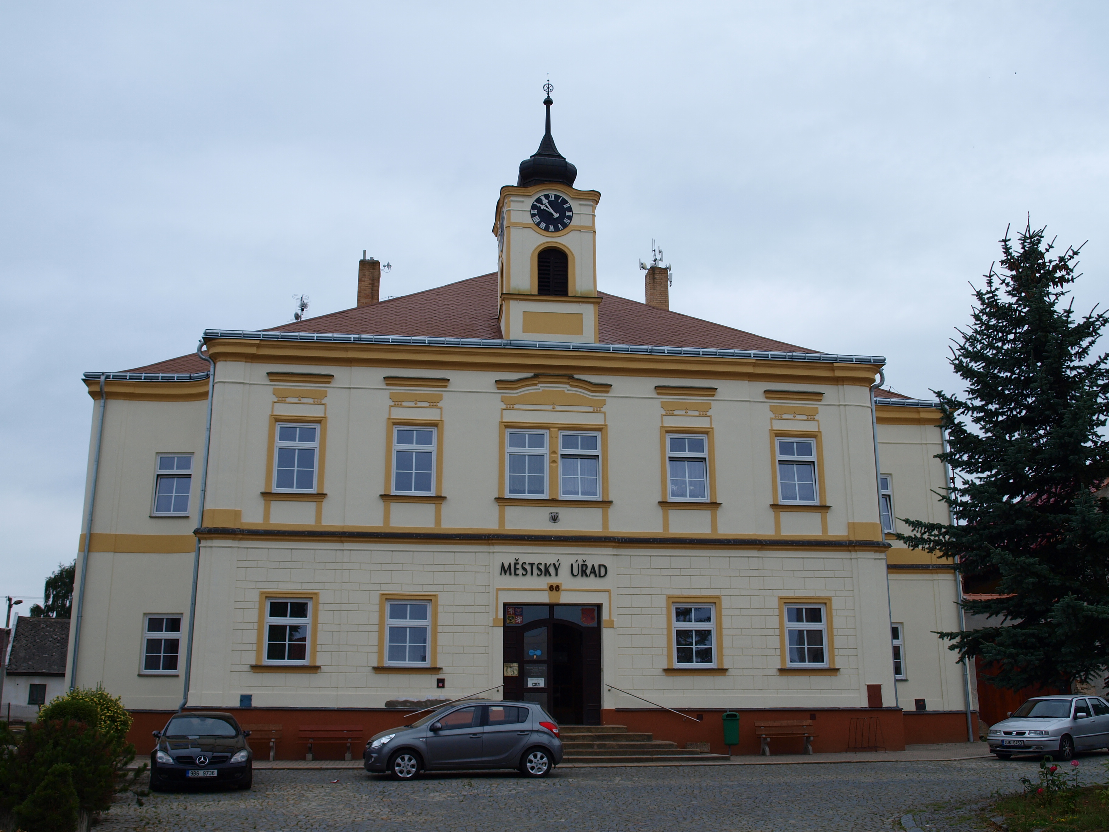 Habry - městský úřad foto 2