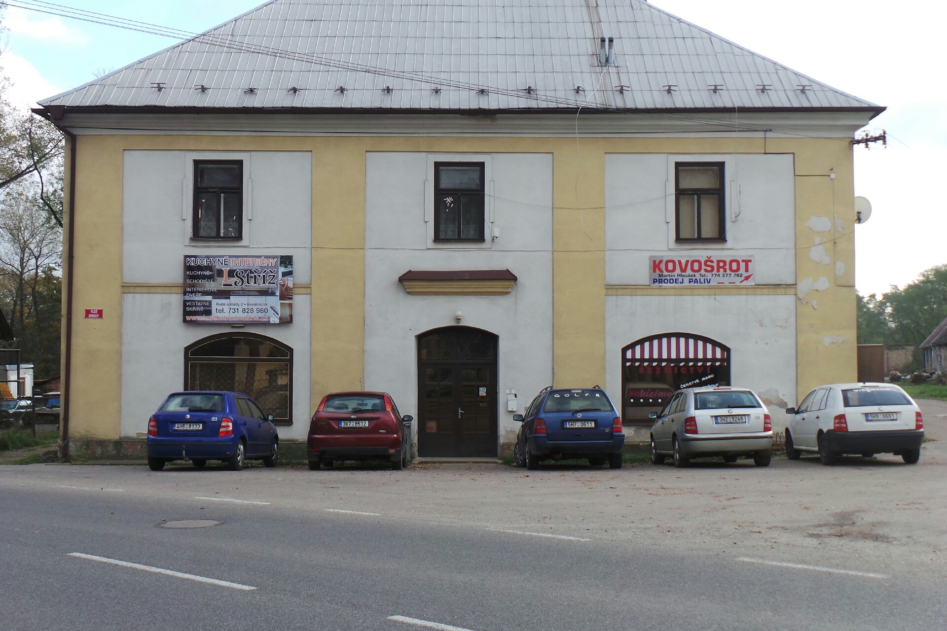 KUCHYNĚ INTERIÉRY L. Stříž