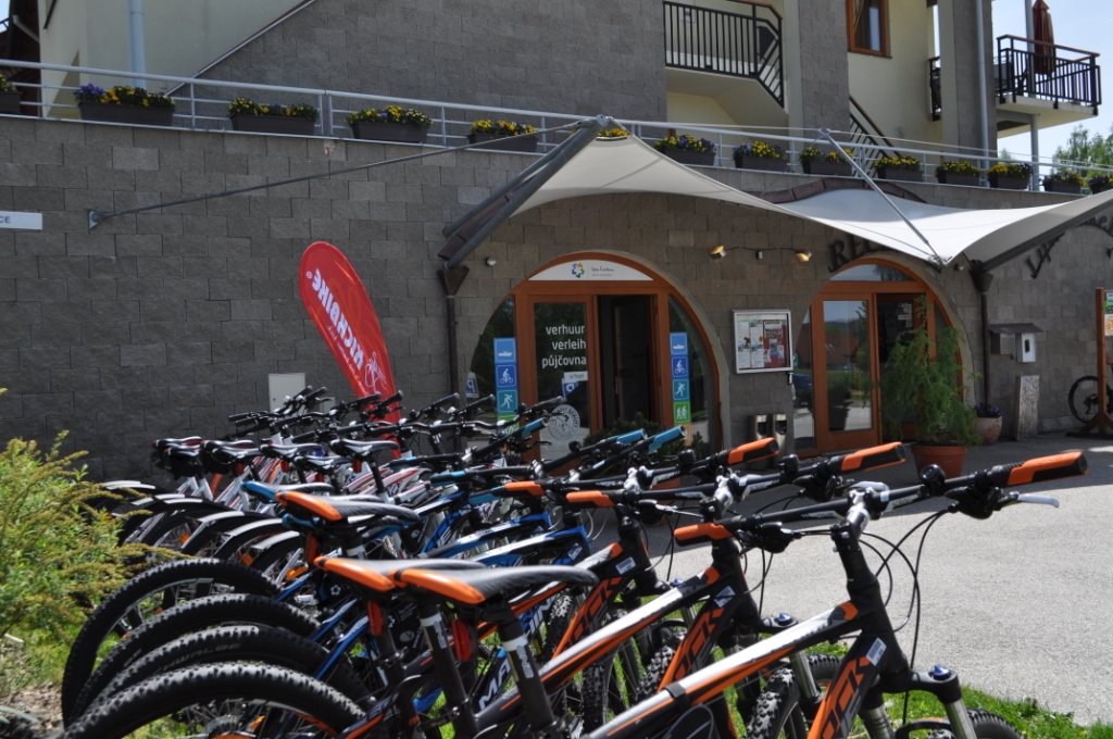 Sportovní půjčovna Lipno Centrum foto 4