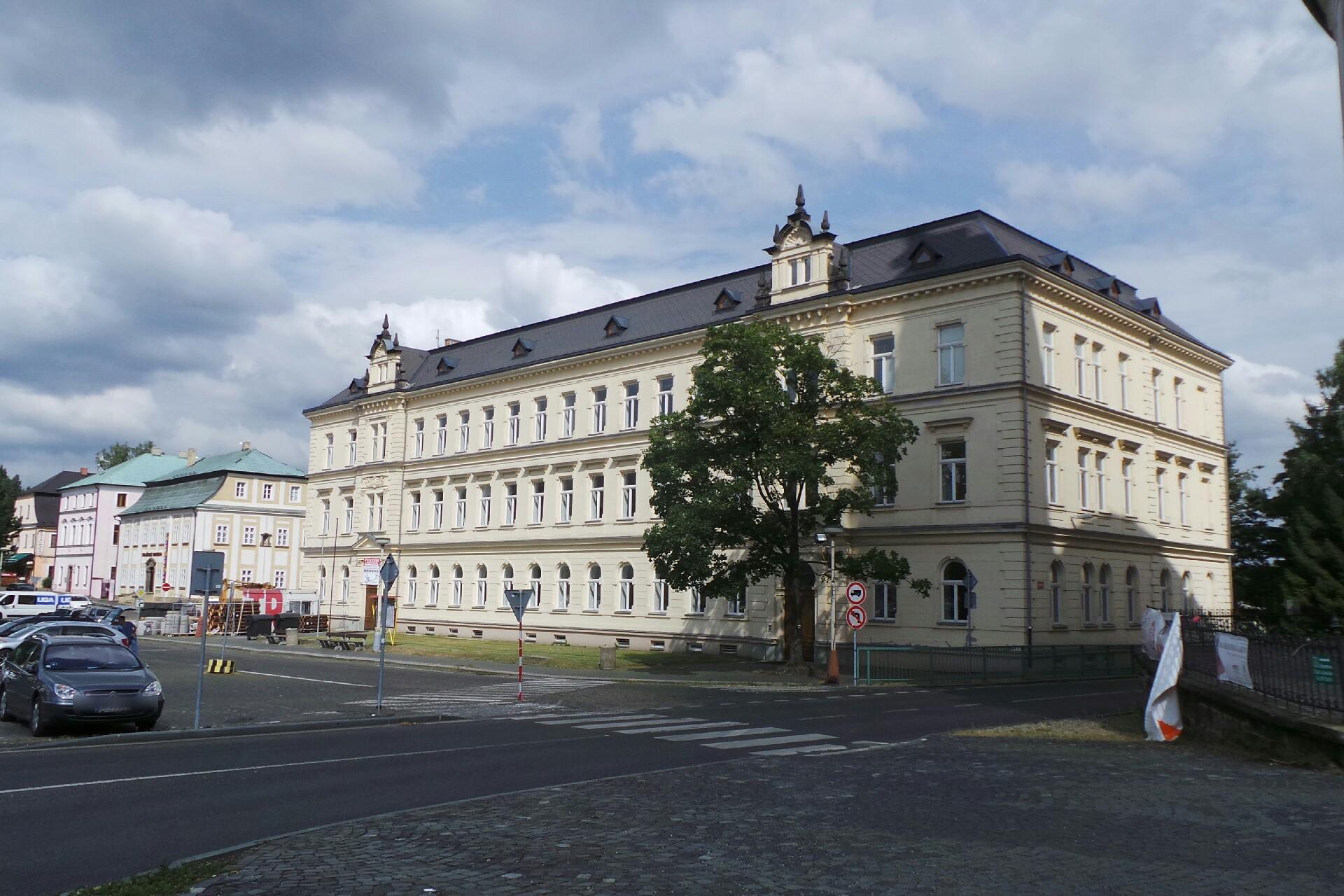 ZŠ Nový Bor, náměstí Míru foto 4