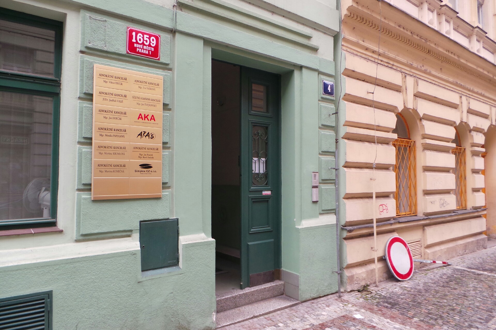 Mgr. Martina Krumlová, advokát