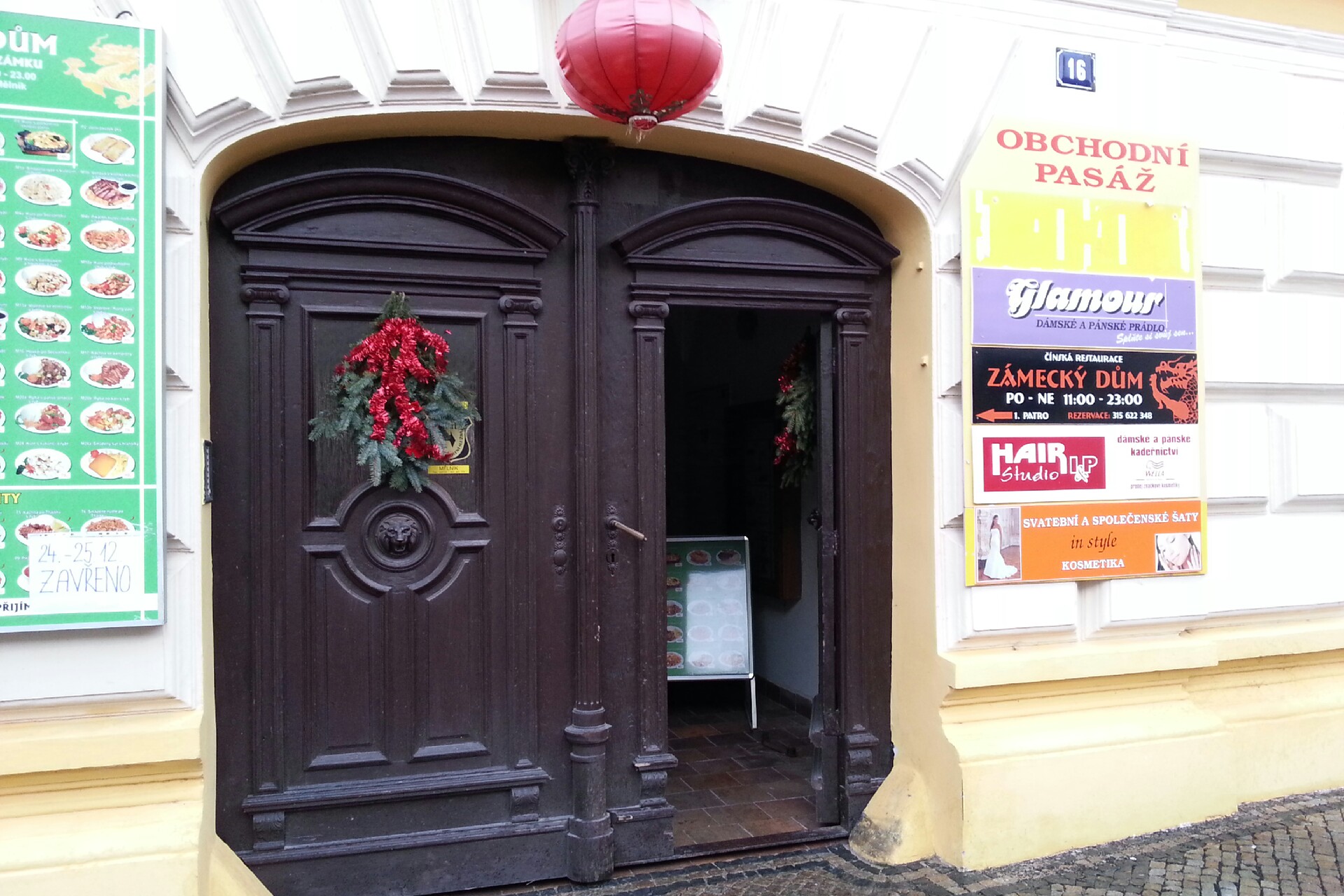 Pavlína Veltruská - HAIR STUDIO