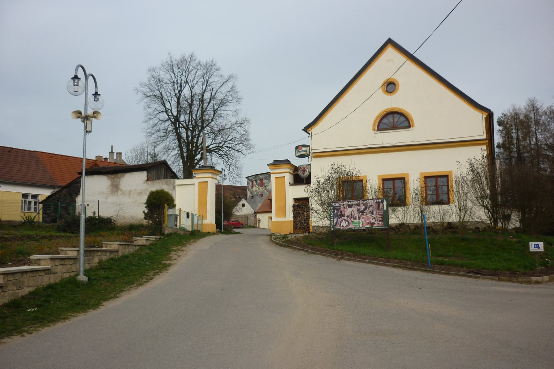 Hospodářský dvůr Bohuslavice - restaurace