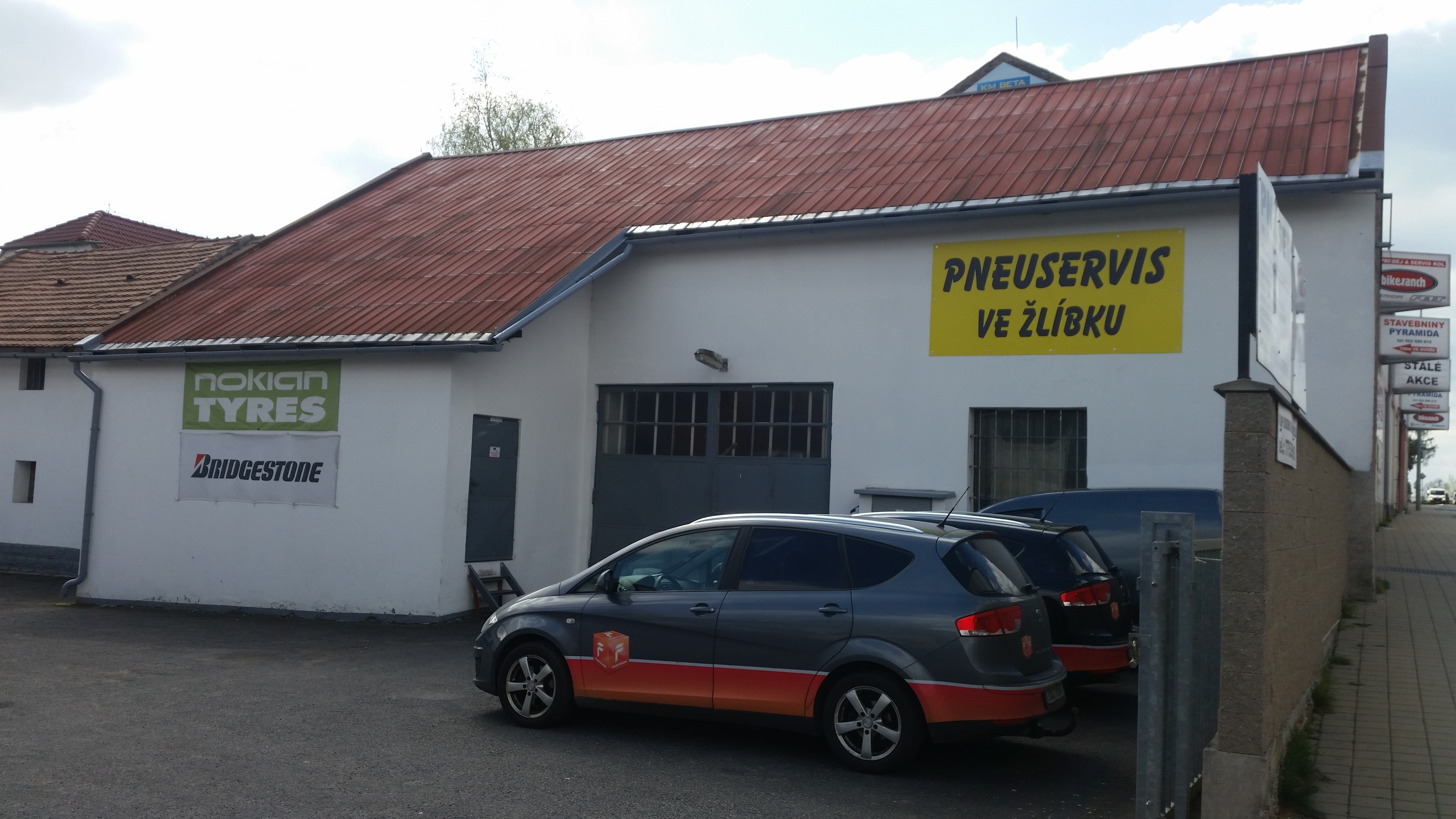 Pneuservis ve Žlíbku