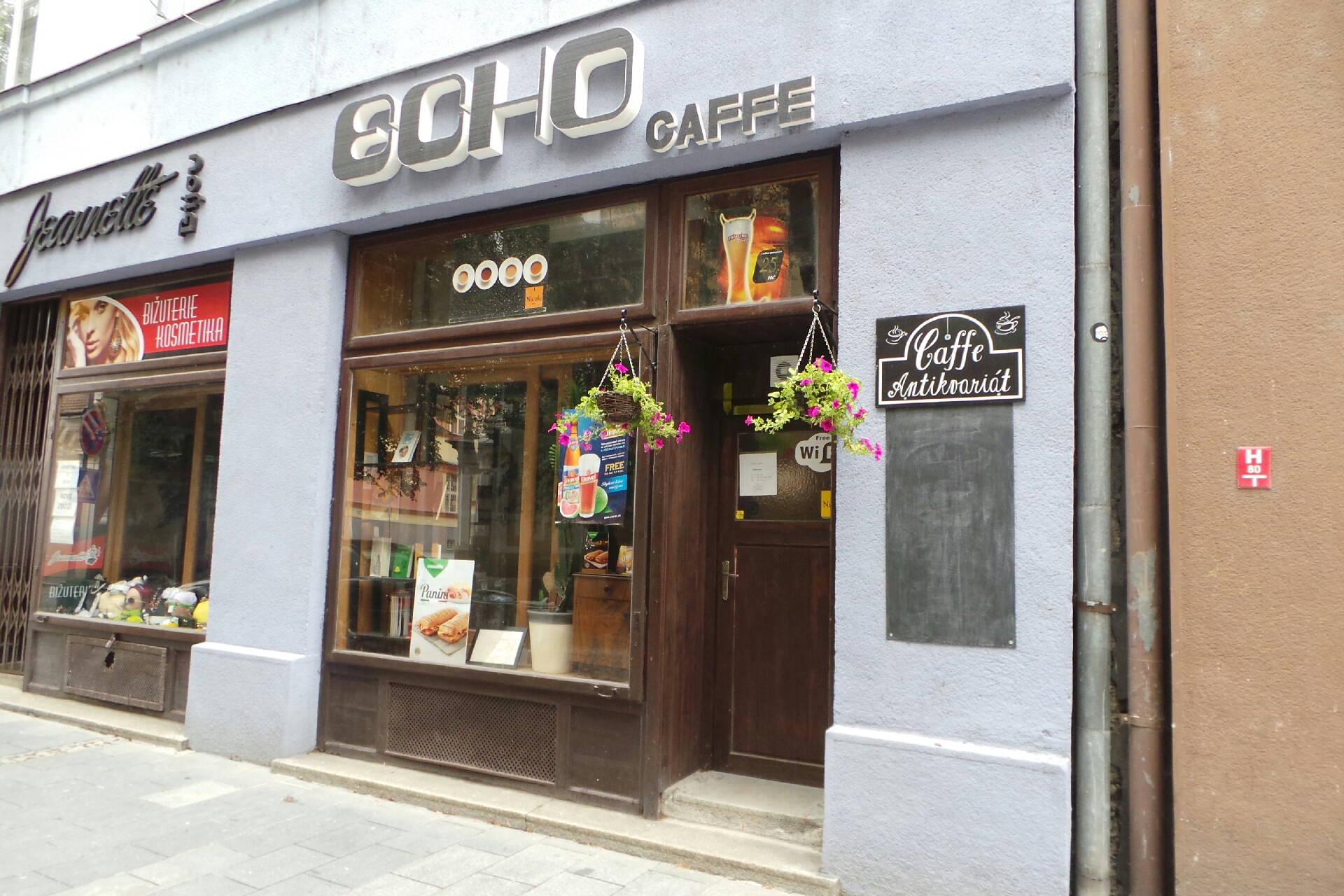 ECHO café
