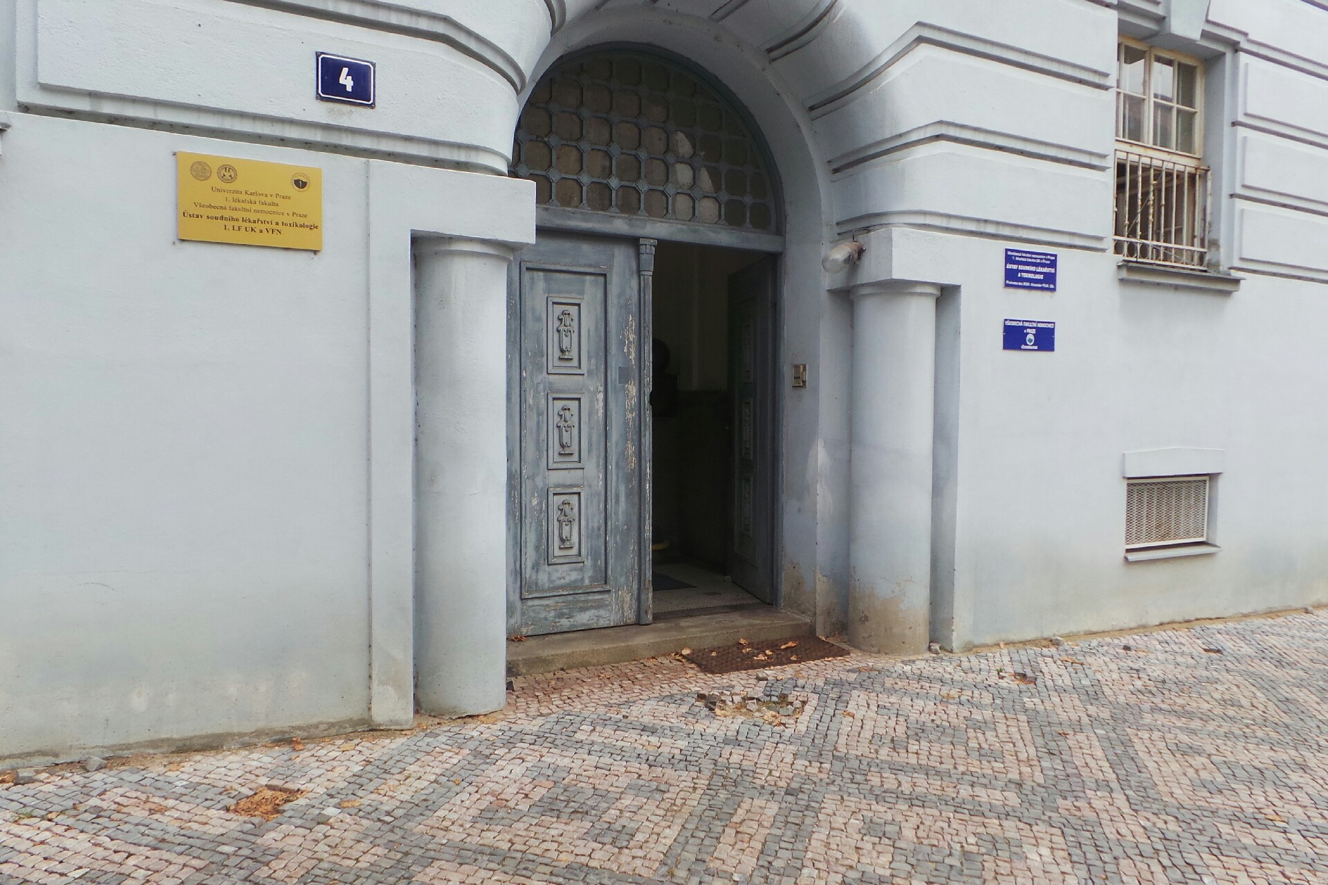 Ústav soudního lékařství a toxikologie 1. LF UK a VFN