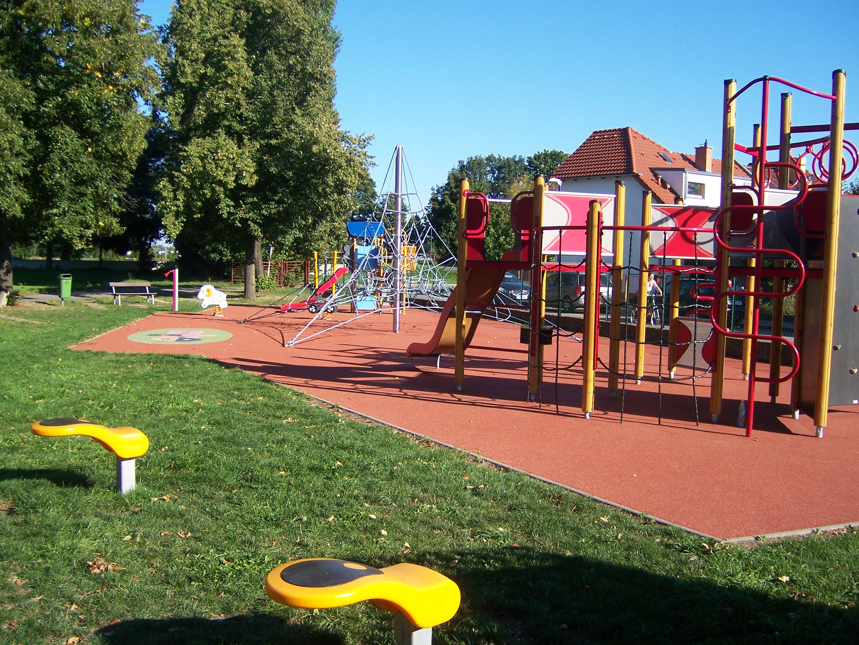 HAGS Praha, s.r.o. - Bezpečná dětská hřiště foto 2