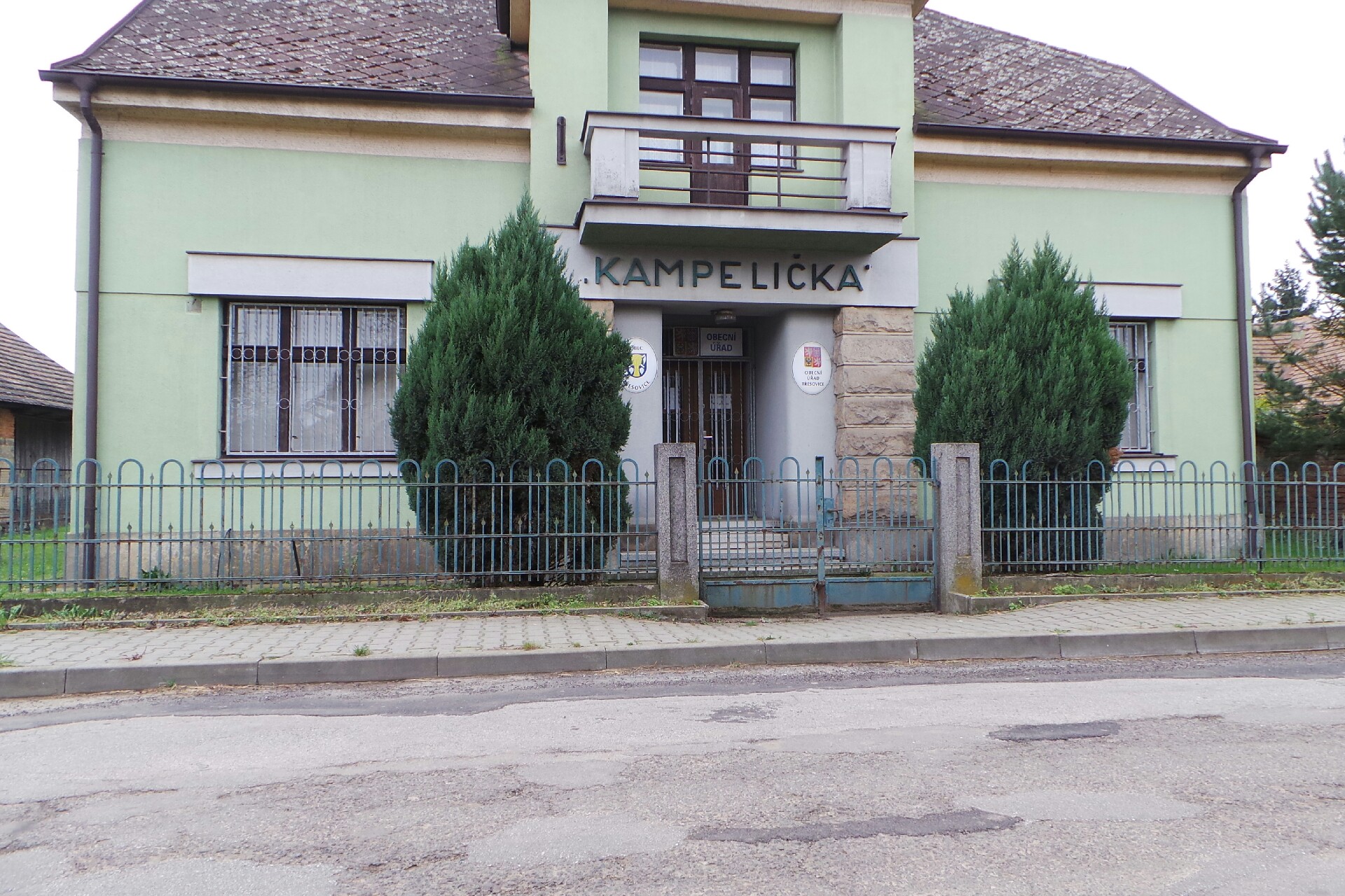 Třesovice - obecní úřad foto 1