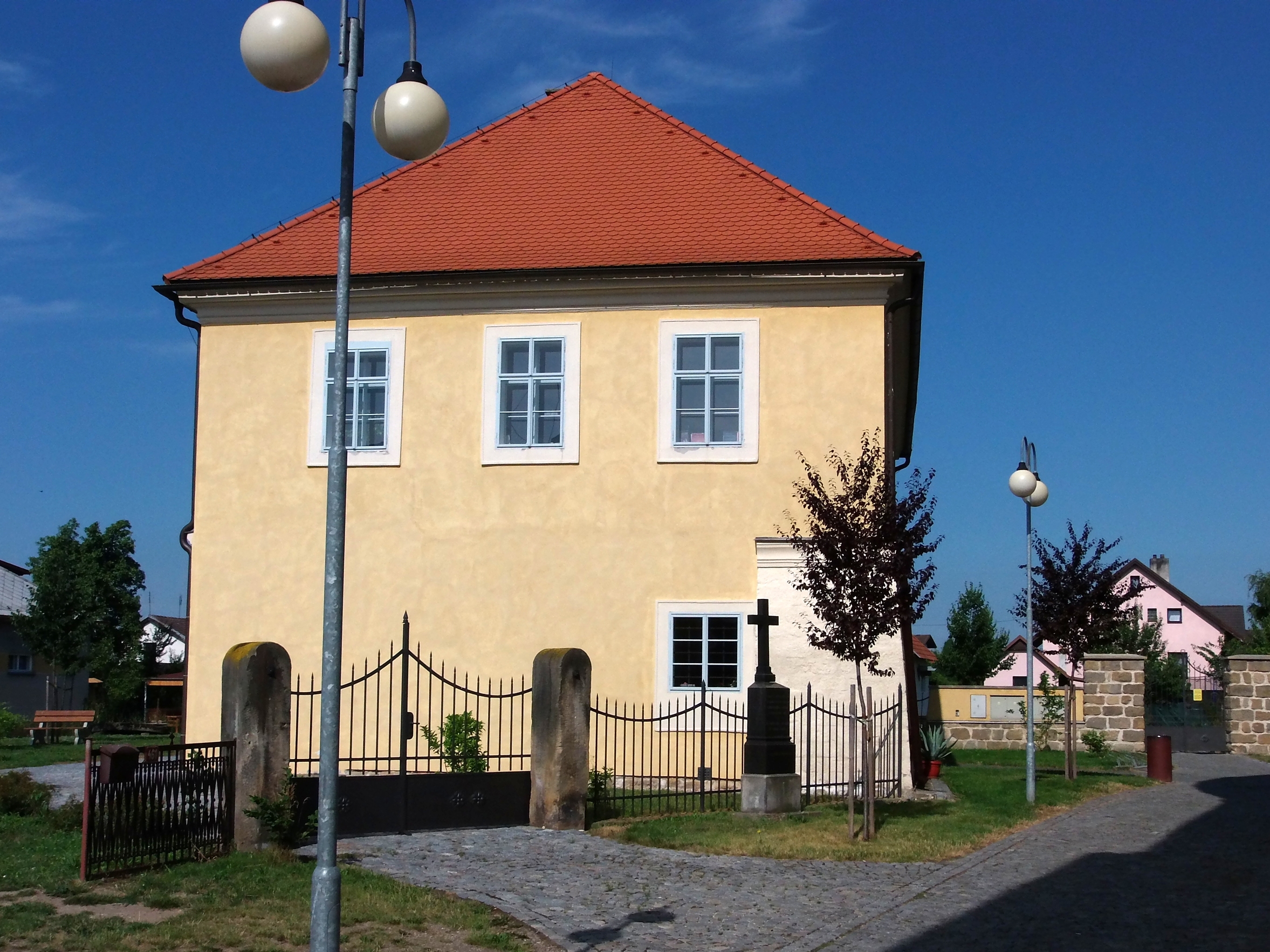 Městská knihovna Dolní Bousov foto 1