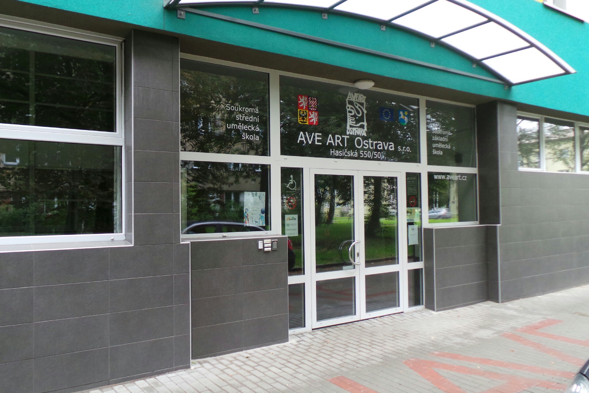 Rekvalifikace - AVE ART Ostrava, vyšší odborná škola, střední umělecká škola a základní umělecká škola, s.r.o.