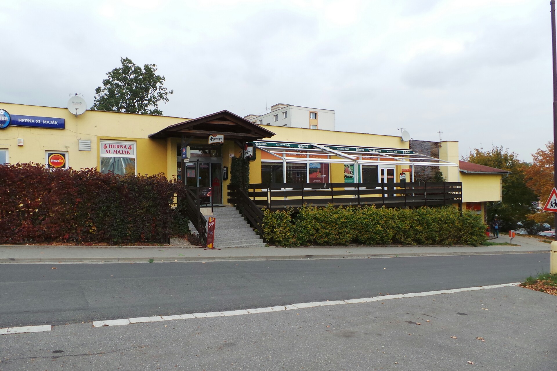 Restaurace a bowling Maják