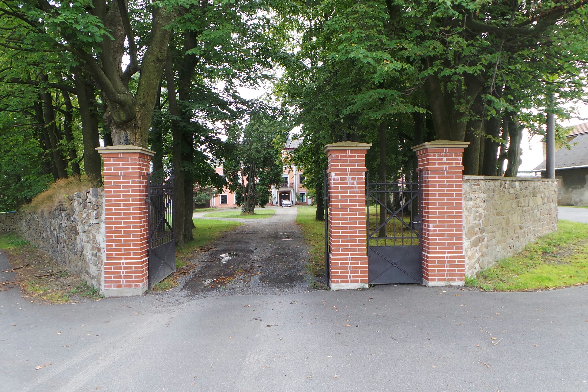 Dětský domov a Školní jídelna , Radkov-Dubová 141