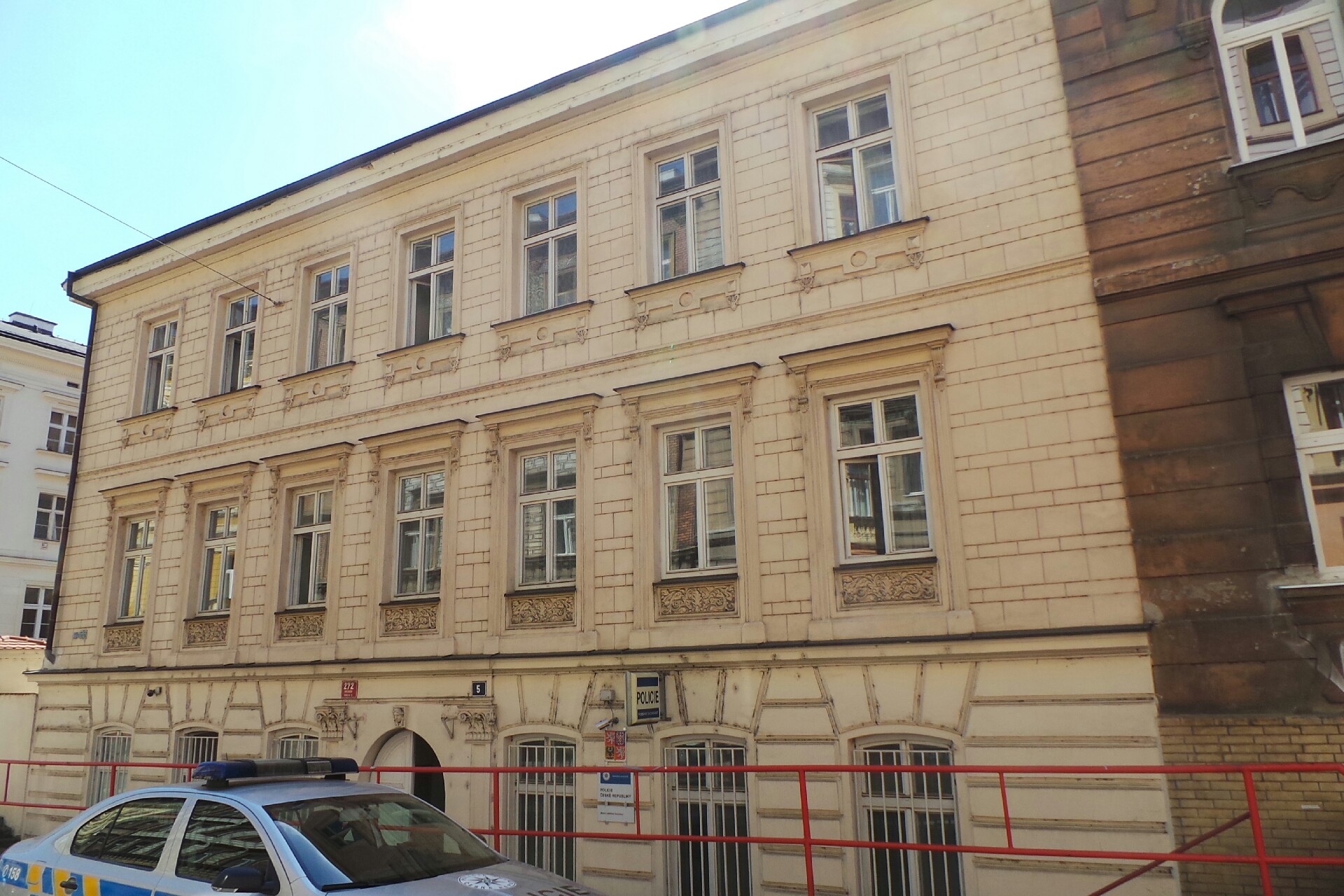 Policie ČR - Místní oddělení Smíchov foto 2