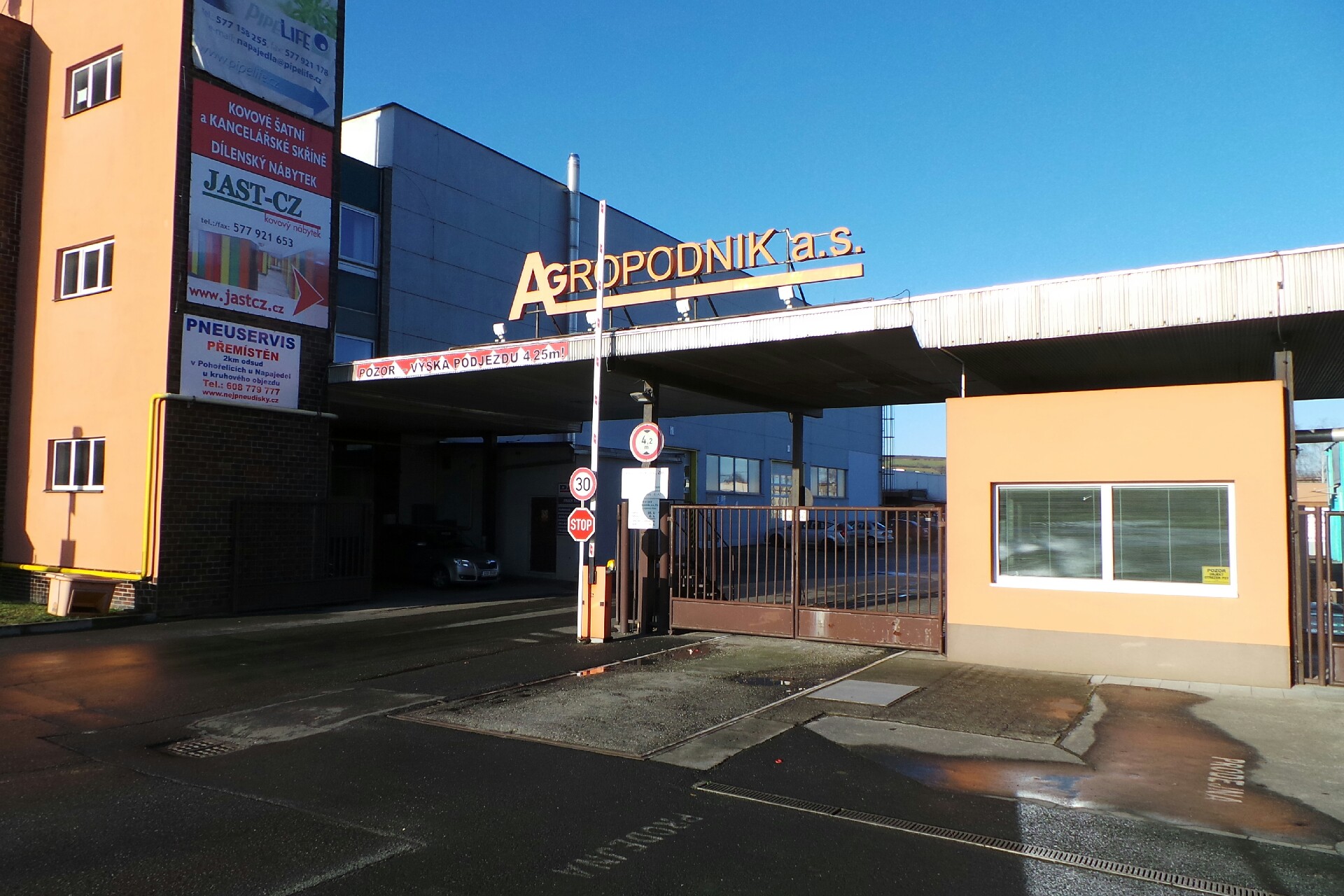 TRUCK TRADE, spol. s r.o.