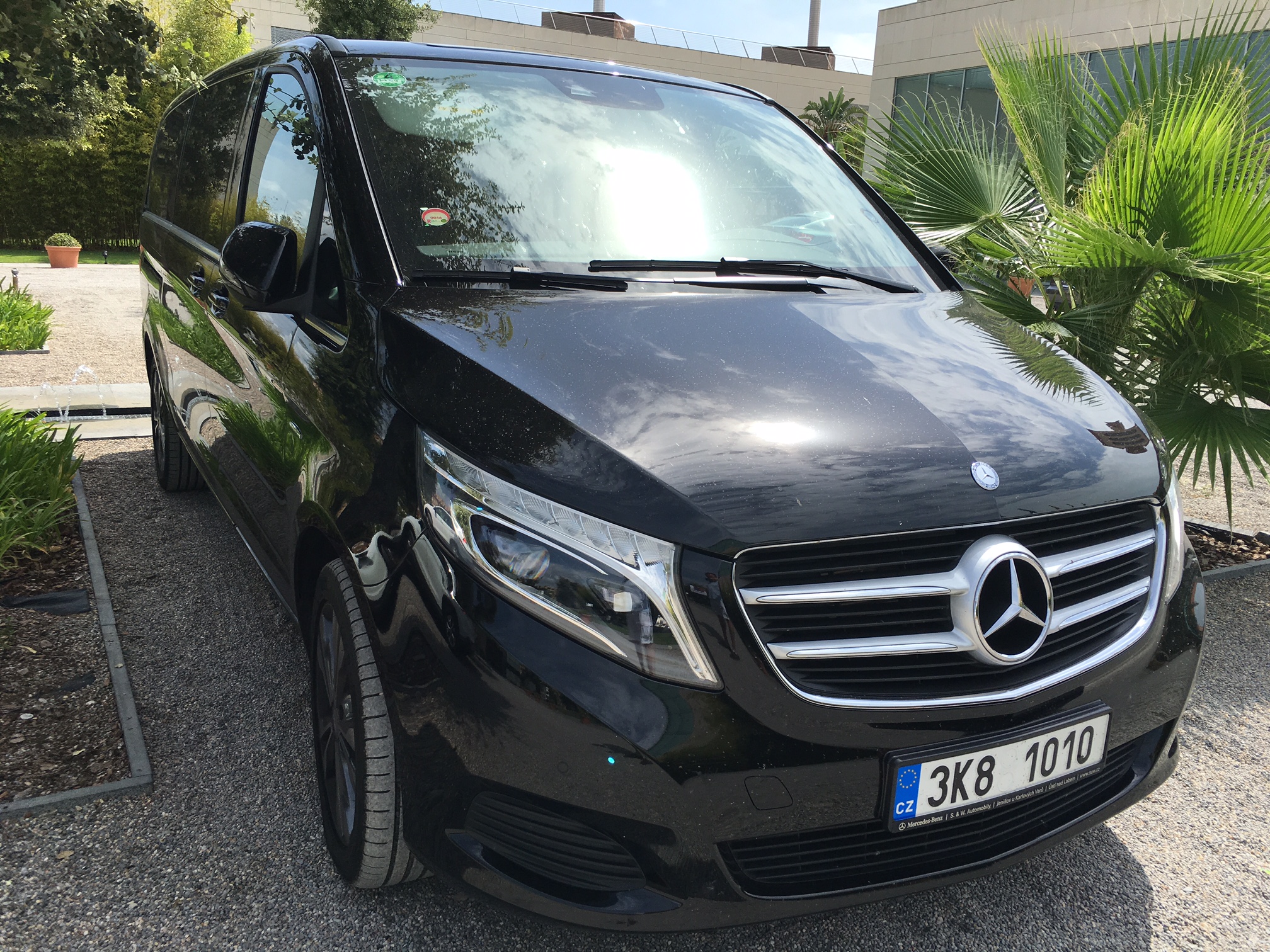 Especial s.r.o. - VIP Limousine service foto 3