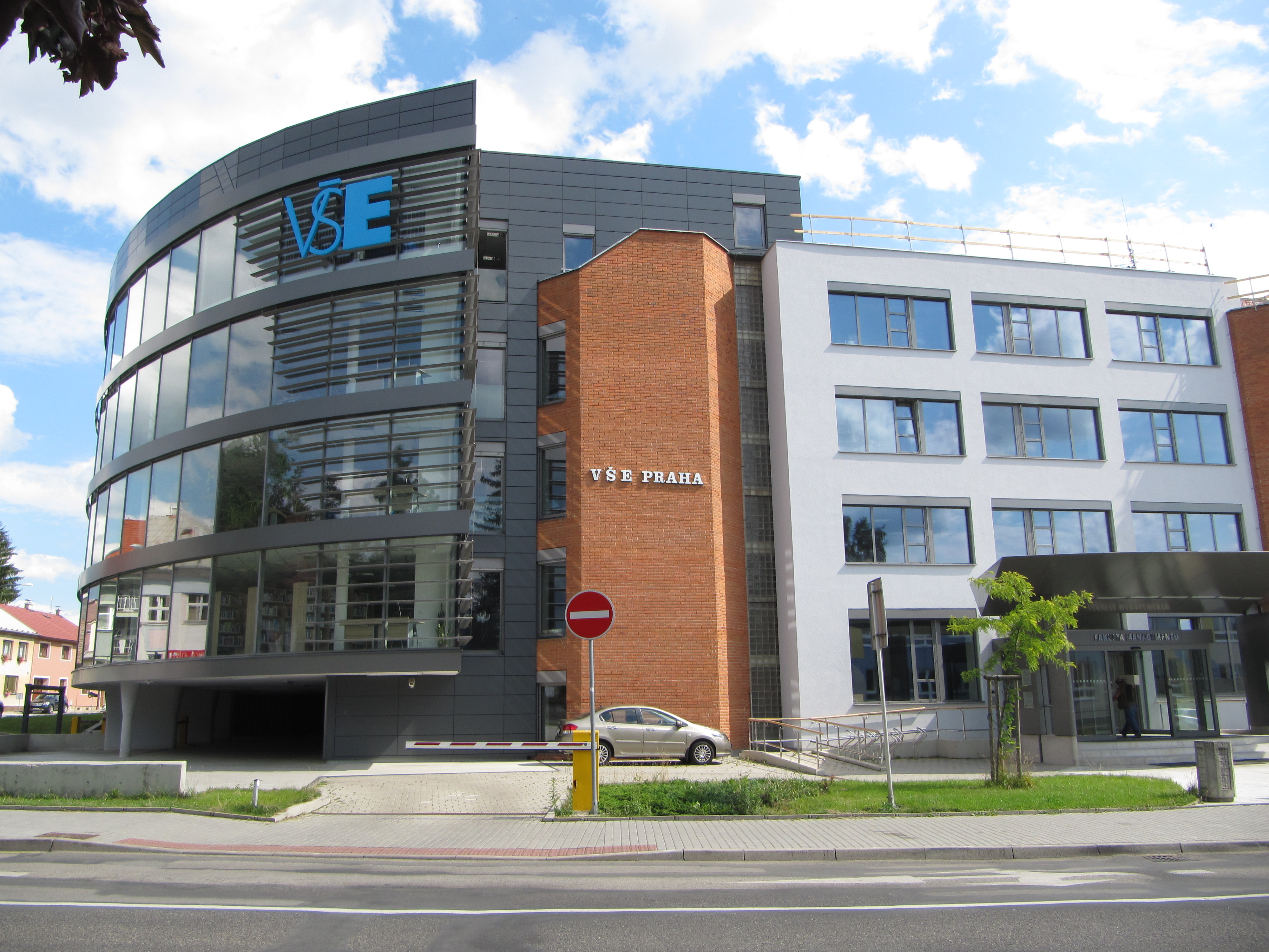 Fakulta managementu VŠE foto 2