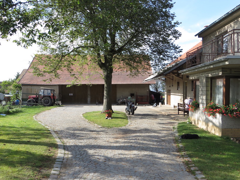FARMA A UBYTOVÁNÍ U OTČENÁŠKŮ foto 2